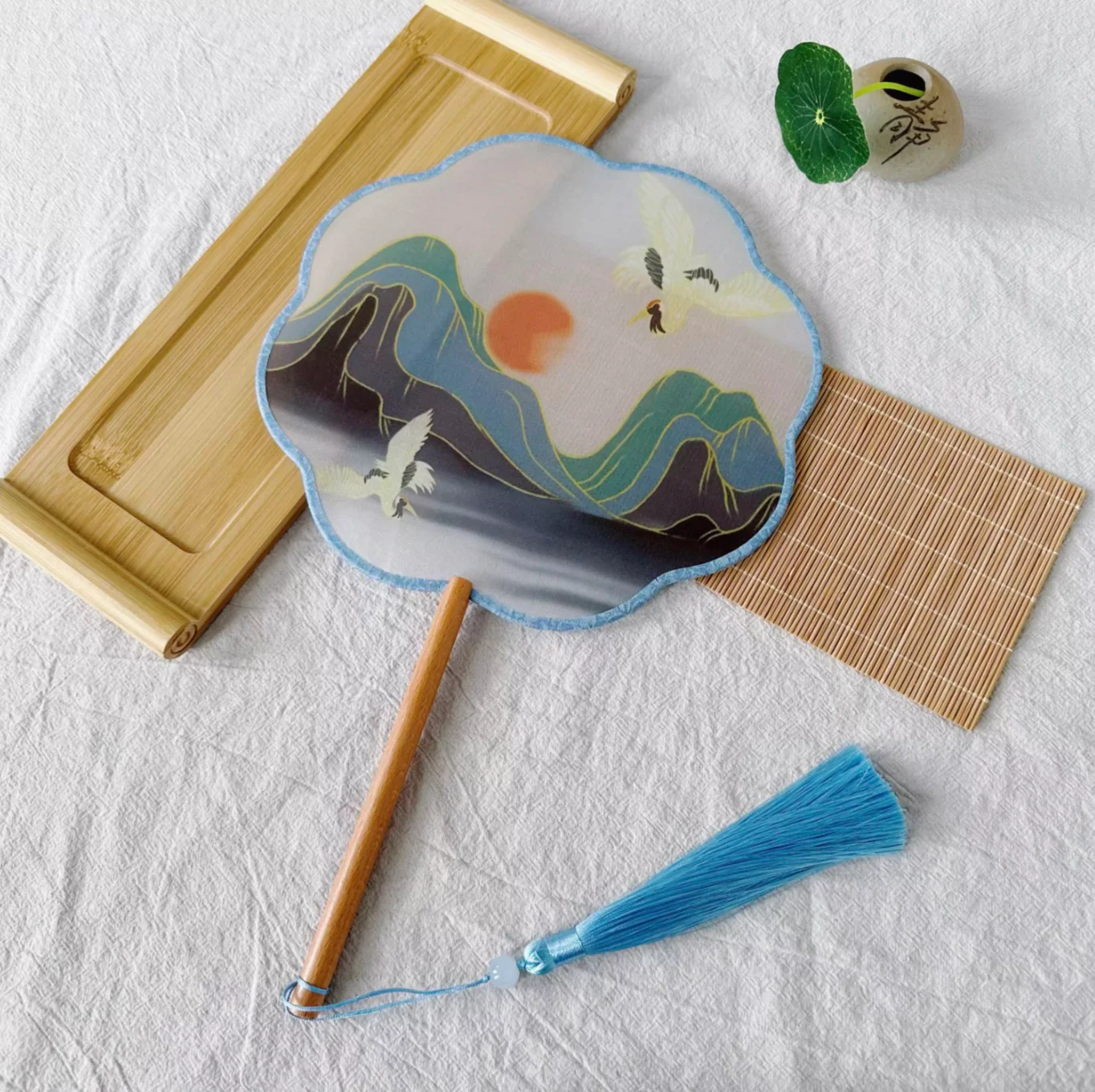 Shanzi 扇子 Translucent Silk Floral Print Tuanshan Round Fan - Image 12