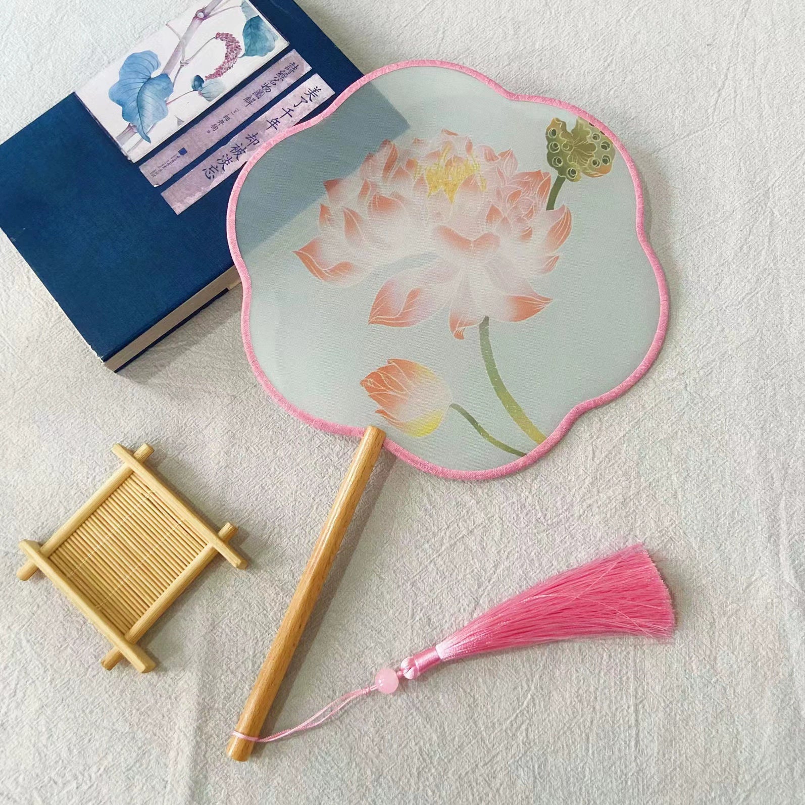 Shanzi 扇子 Translucent Silk Floral Print Tuanshan Round Fan - Image 4