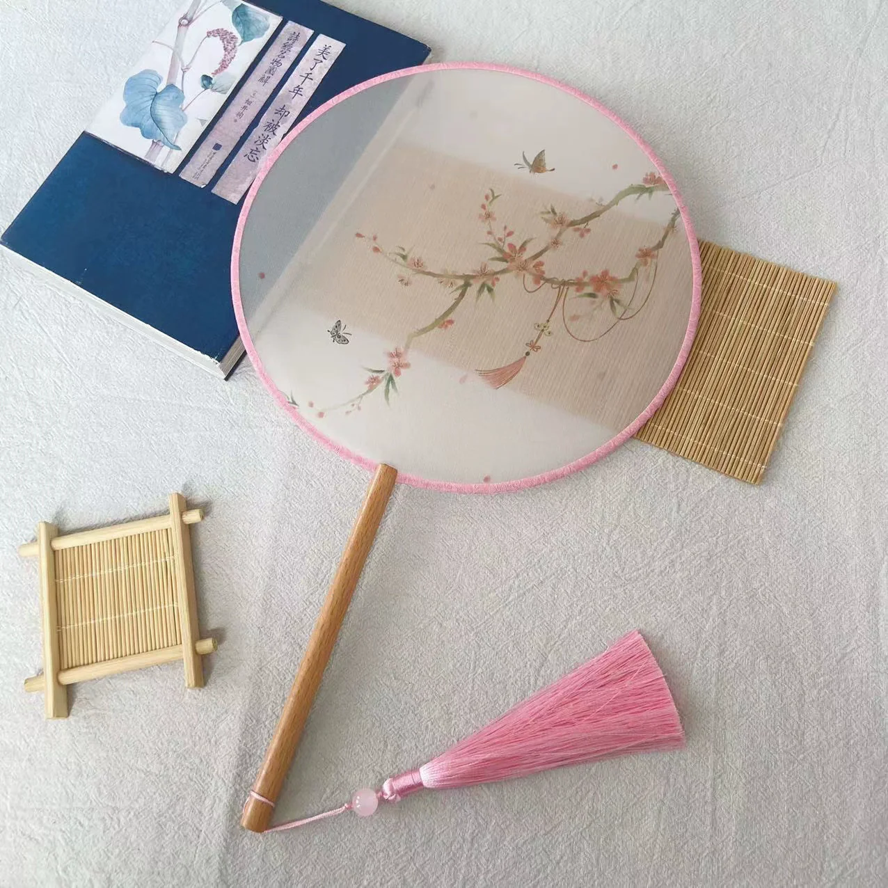 Shanzi 扇子 Translucent Silk Floral Print Tuanshan Round Fan - Image 8