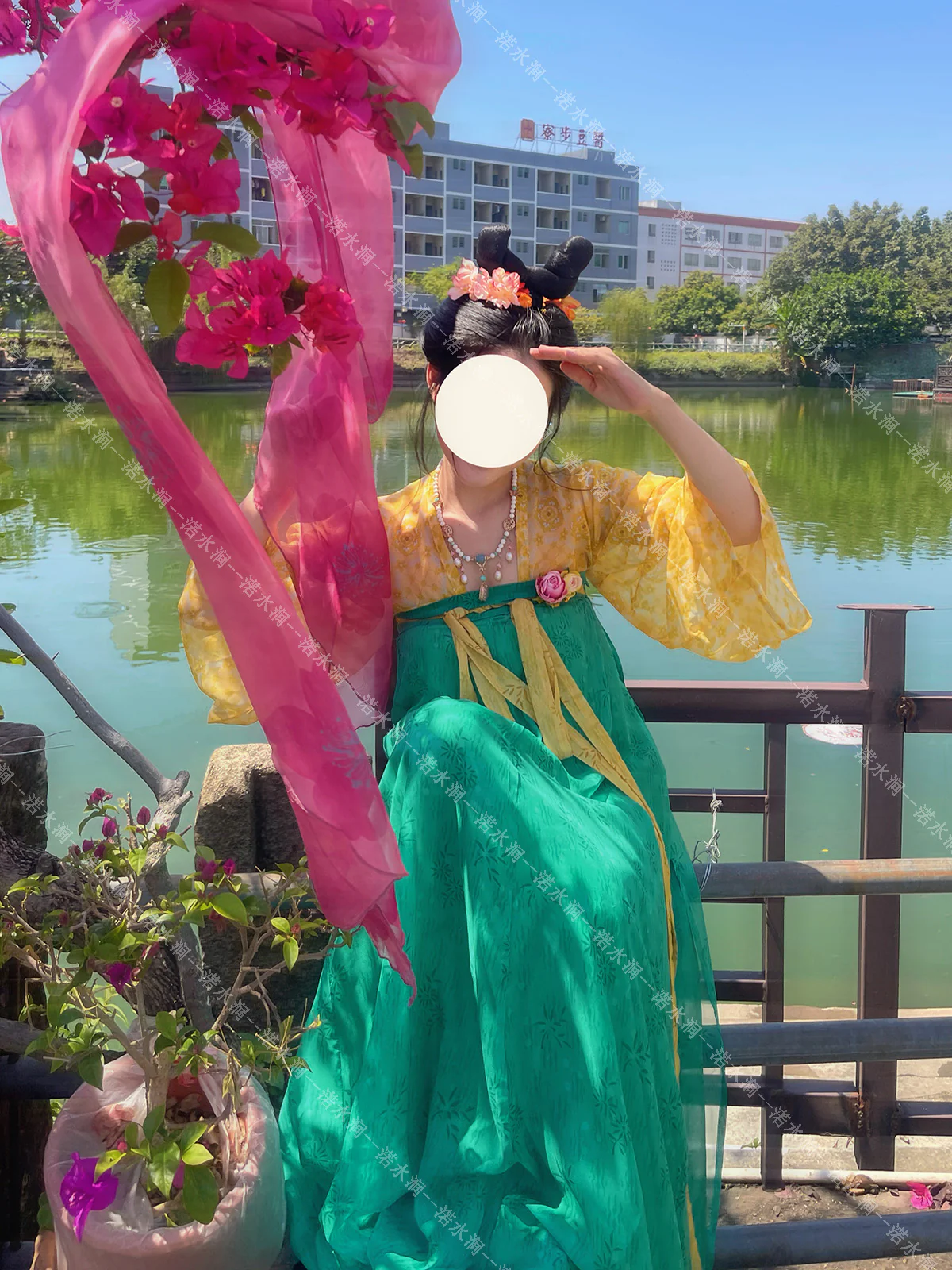 Shao Xing 绍兴 High Tang Dynasty Qixiong Ruqun Set with Shoulder Straps - Image 10