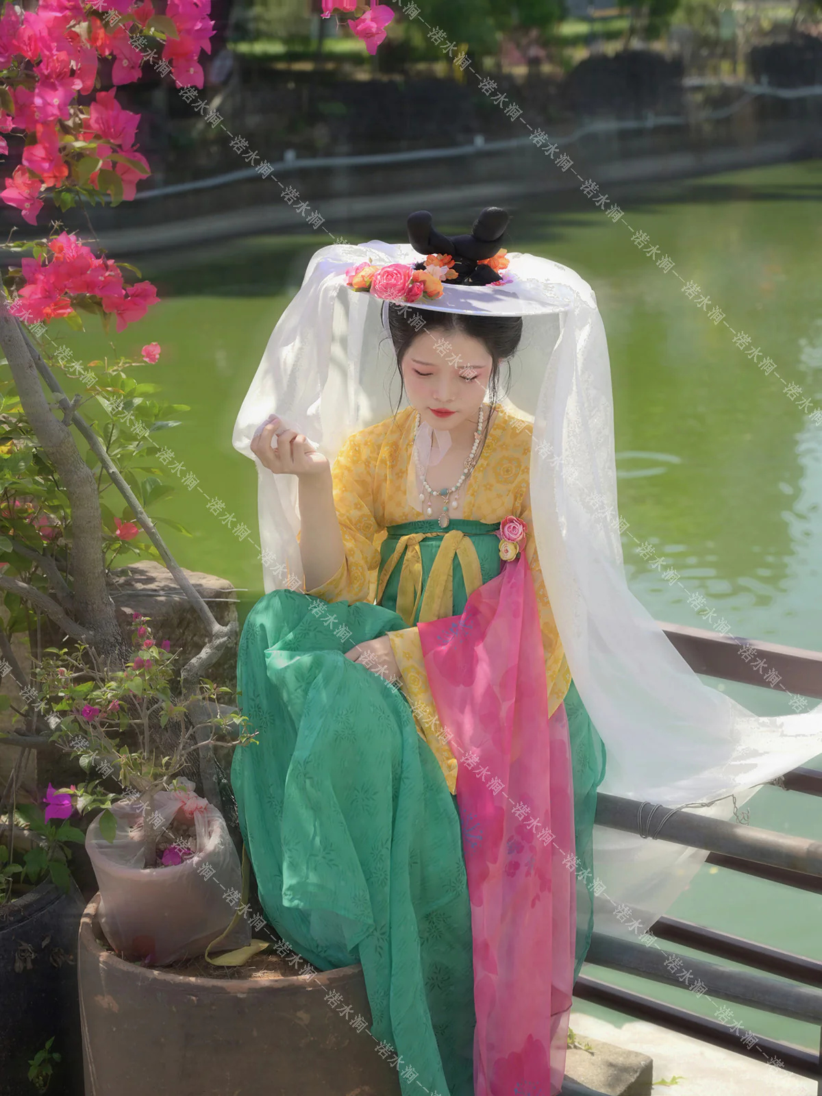 Shao Xing 绍兴 High Tang Dynasty Qixiong Ruqun Set with Shoulder Straps - Image 3