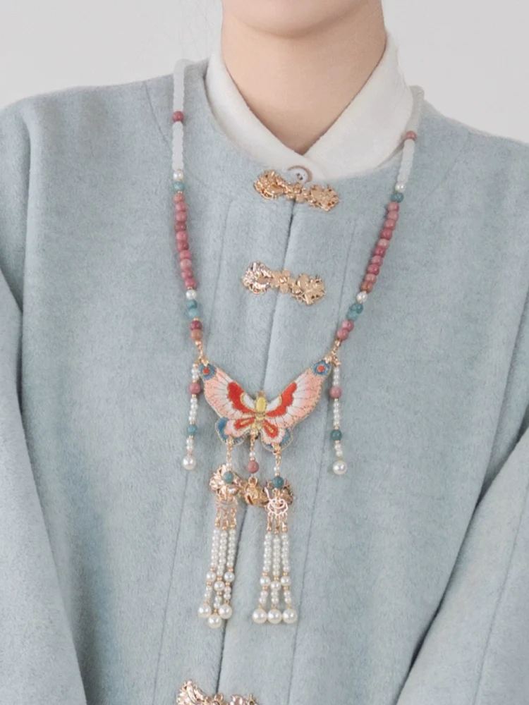 Silent Rose 蔷薇不语 Ming Dynasty Embroidered Butterfly Pearl Back Cloud Necklace - Image 3