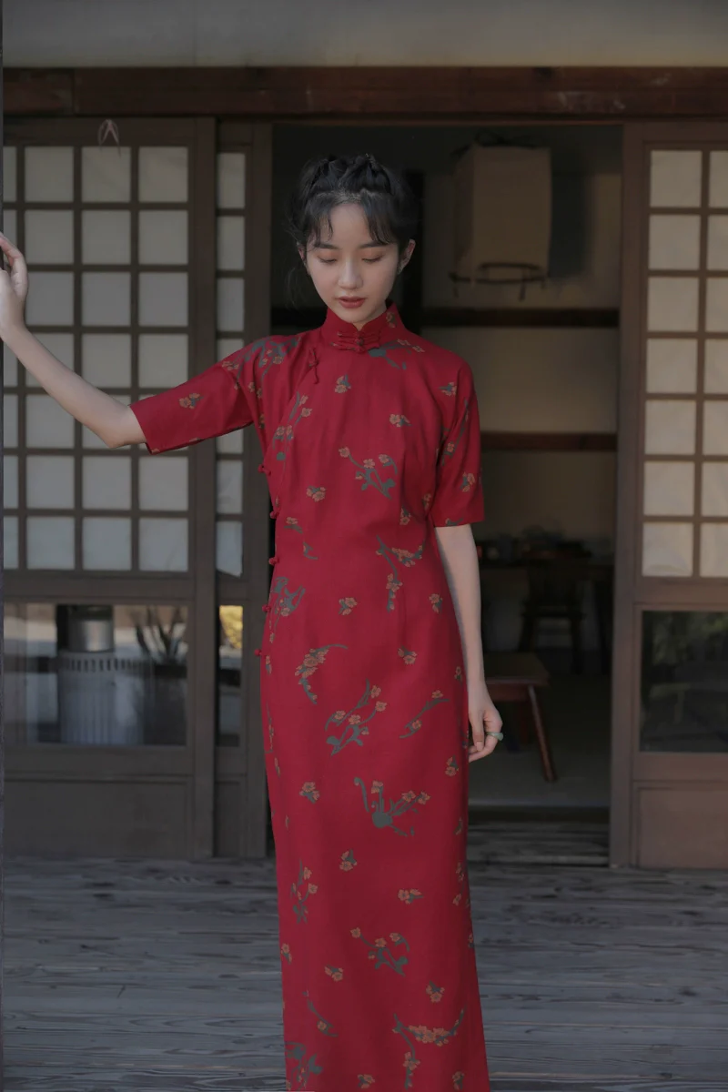 Su Mei 苏梅 Crimson Flower 1930s Half Sleeve Cotton Qipao - Image 4
