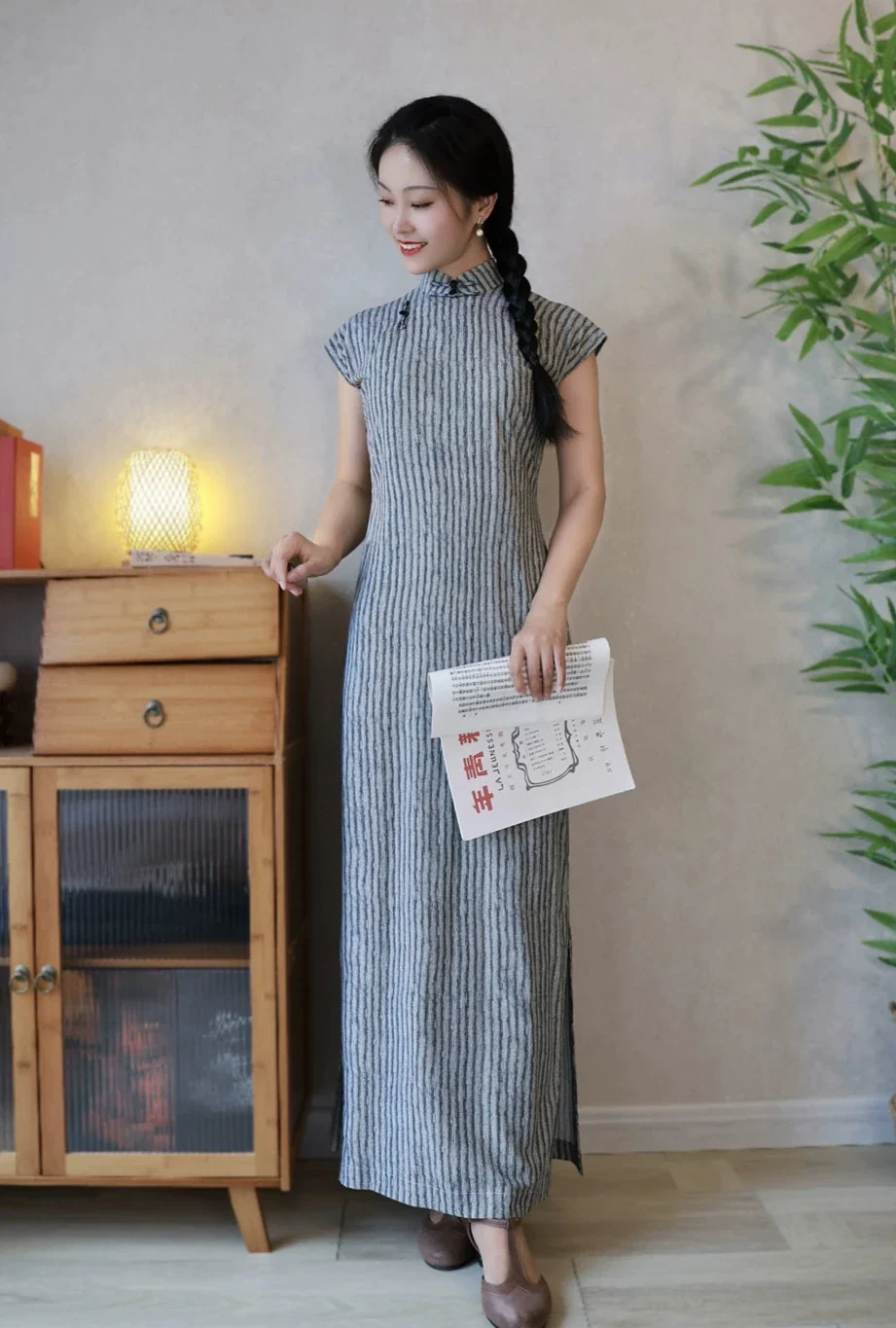 Su Xin 素馨 Jasmine 1930s Striped Cap Sleeve Qipao - Image 2