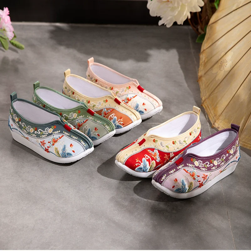 Summer Garden 夏季花园 Qing Dynasty Embroidered Rising Cloud Dengyun Shoes - Image 5