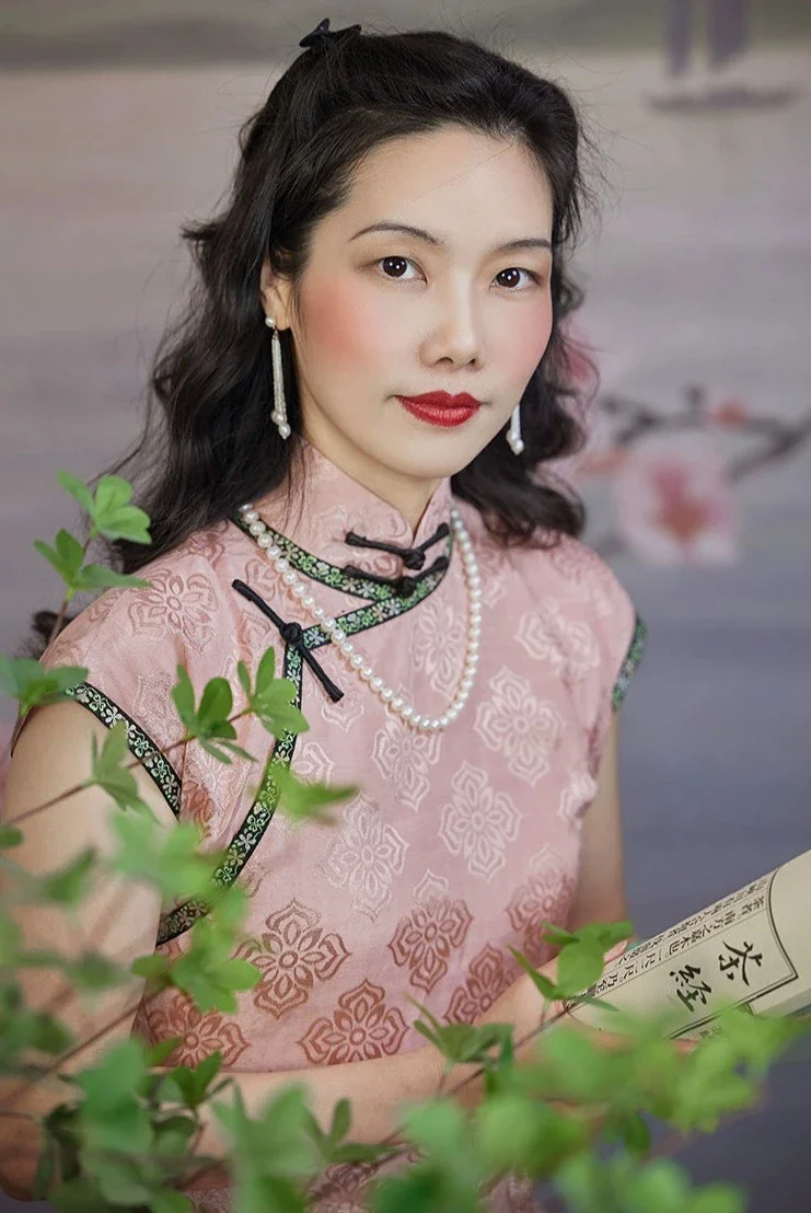 Tao Fen 桃粉 Peach Powder 1930s Satin Jacquard Cap Sleeve Qipao - Image 3