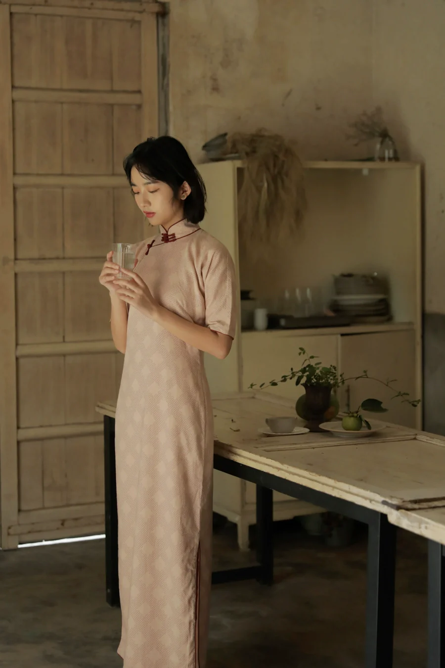 Tao Qi 桃蹊 Peach Path Linen & Cotton 1930s Half Sleeve Qipao - Image 7