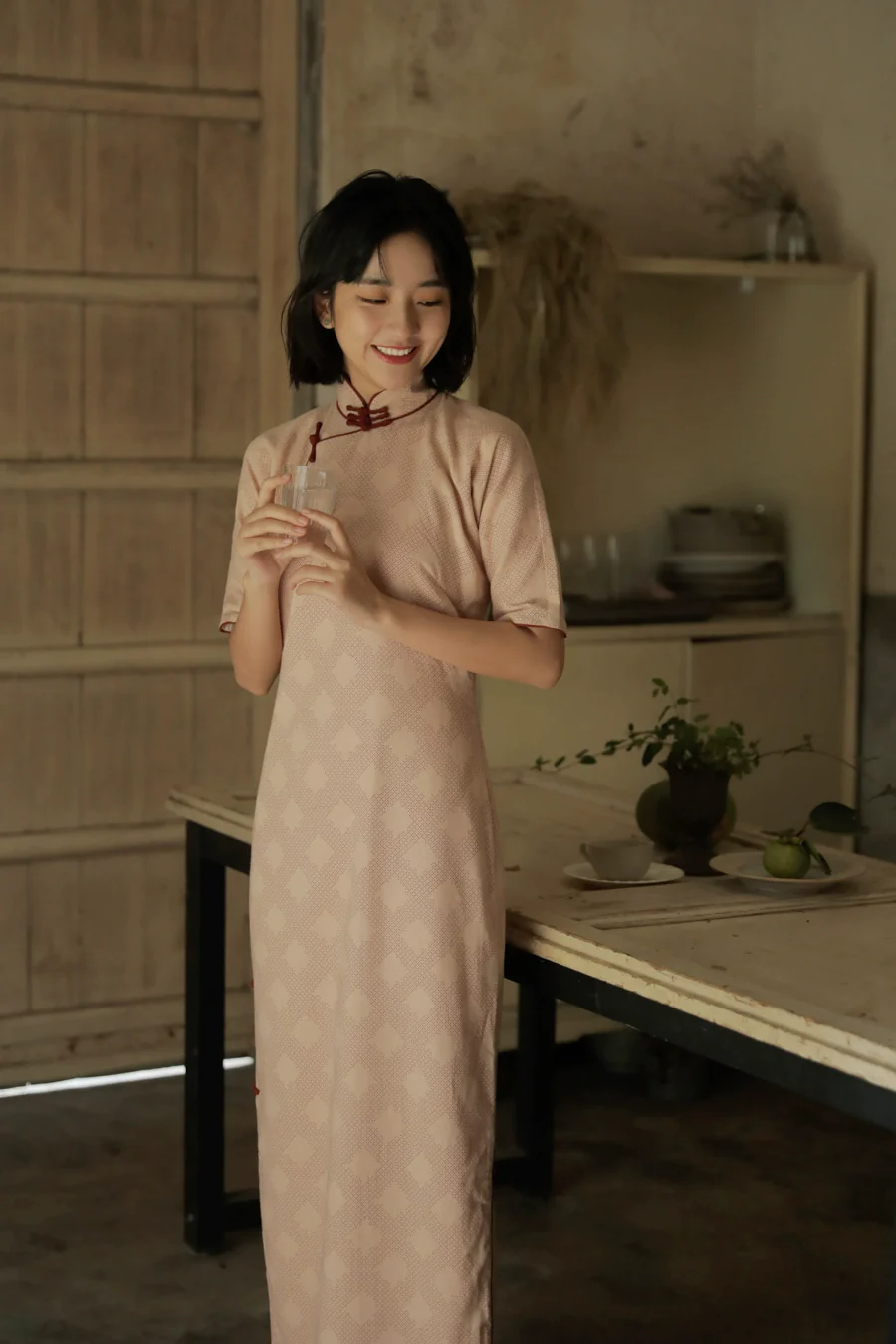 Tao Qi 桃蹊 Peach Path Linen & Cotton 1930s Half Sleeve Qipao - Image 9