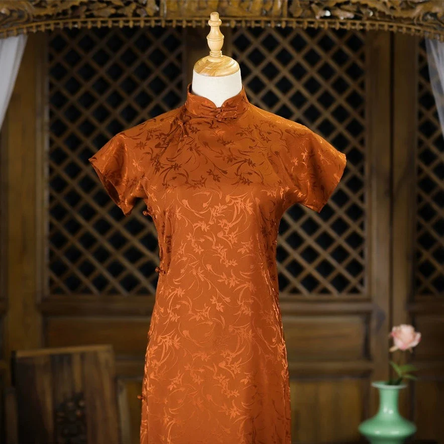 Tie Xu 铁锈 Rust Red 1930s Satin Floral Short Sleeve Qipao - Image 10