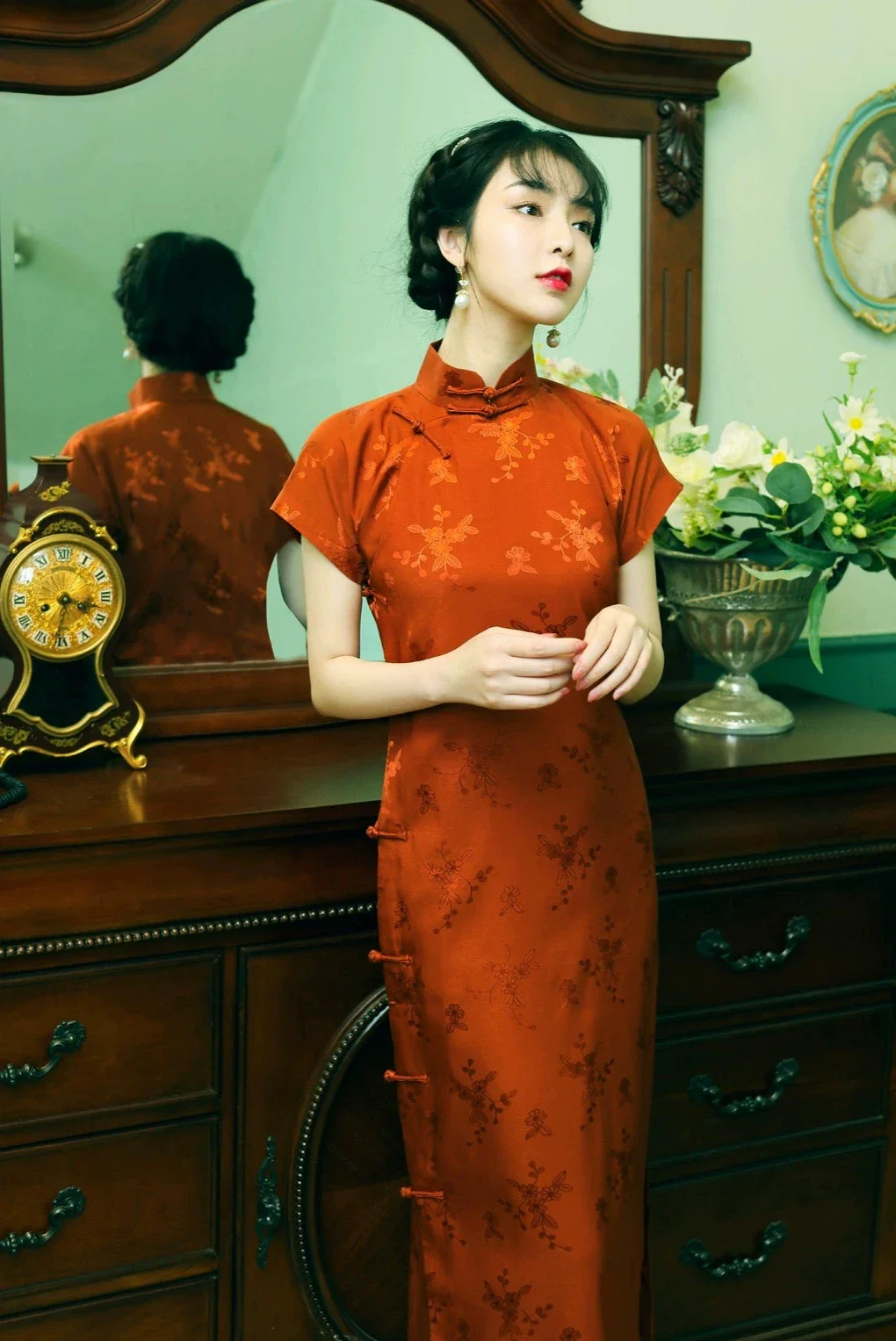 Tie Xu 铁锈 Rust Red 1930s Satin Floral Short Sleeve Qipao - Image 5