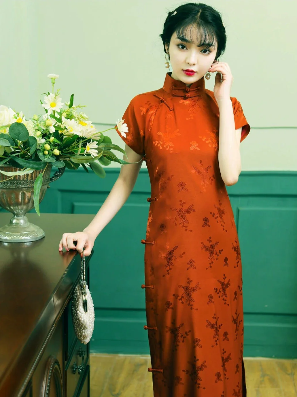 Tie Xu 铁锈 Rust Red 1930s Satin Floral Short Sleeve Qipao - Image 6