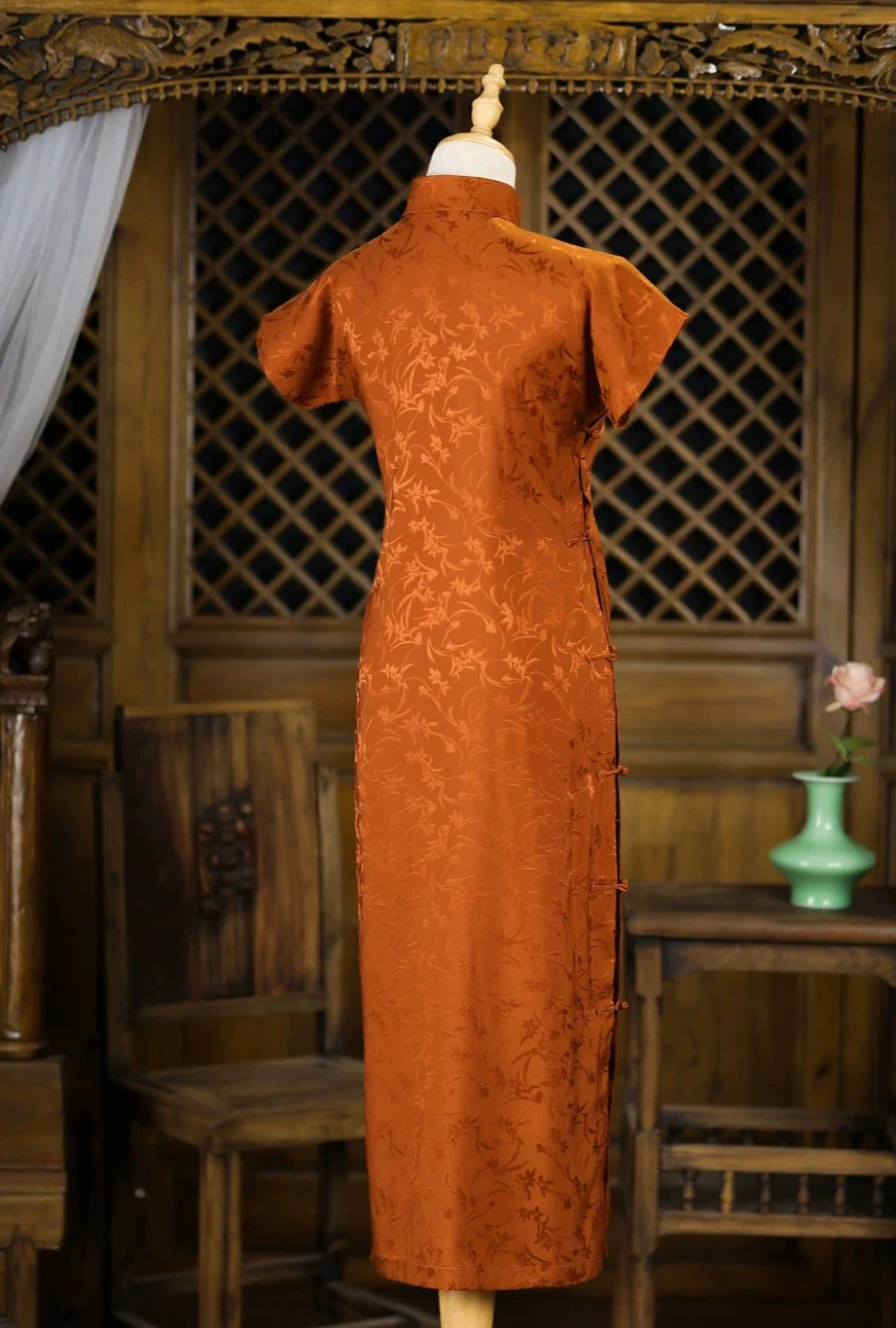 Tie Xu 铁锈 Rust Red 1930s Satin Floral Short Sleeve Qipao - Image 8