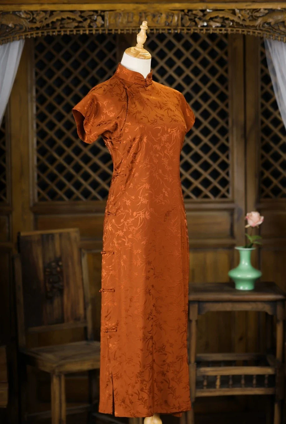 Tie Xu 铁锈 Rust Red 1930s Satin Floral Short Sleeve Qipao - Image 9