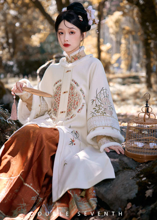 Tihong Haitang 剔红海棠 Picking Red Begonias Ming Dynasty Round Collar Jacket & Mamian Winter Set - Image 7