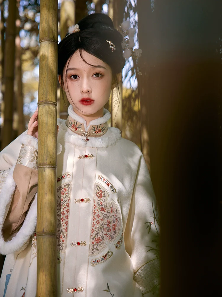 Tihong Haitang 剔红海棠 Picking Red Begonias Ming Dynasty Round Collar Jacket & Mamian Winter Set - Image 8