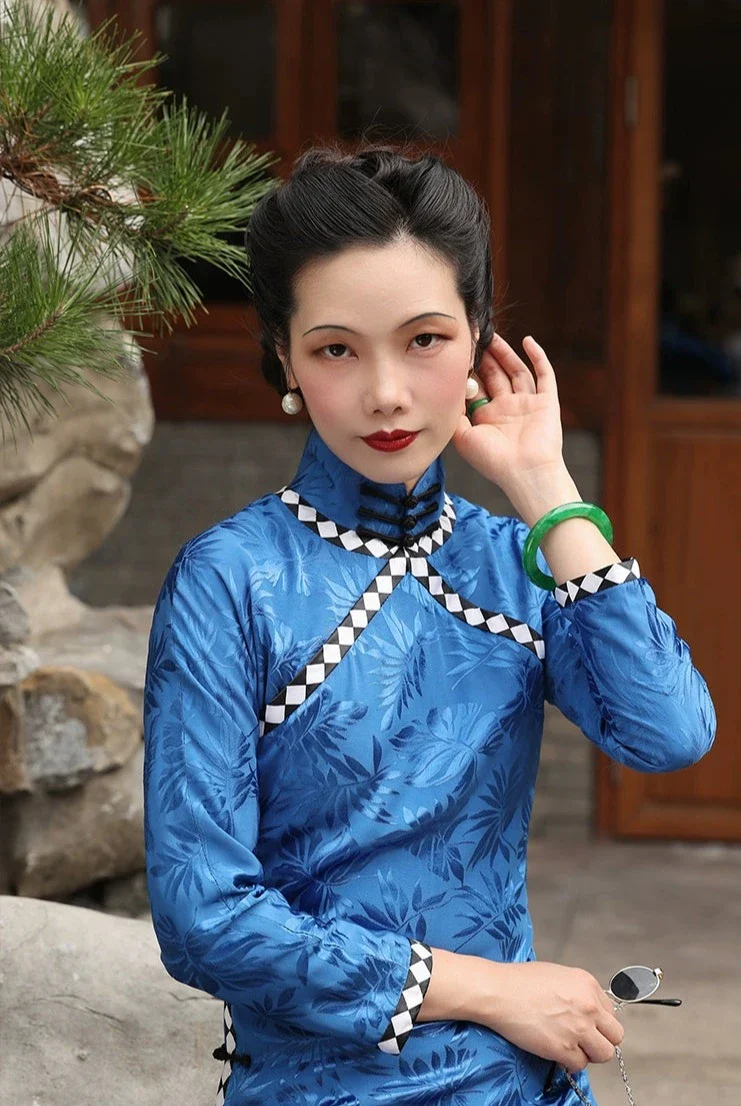 Untold Tales 尘封的故事 1940s Checker Print Satin Long Sleeve Qipao - Image 6