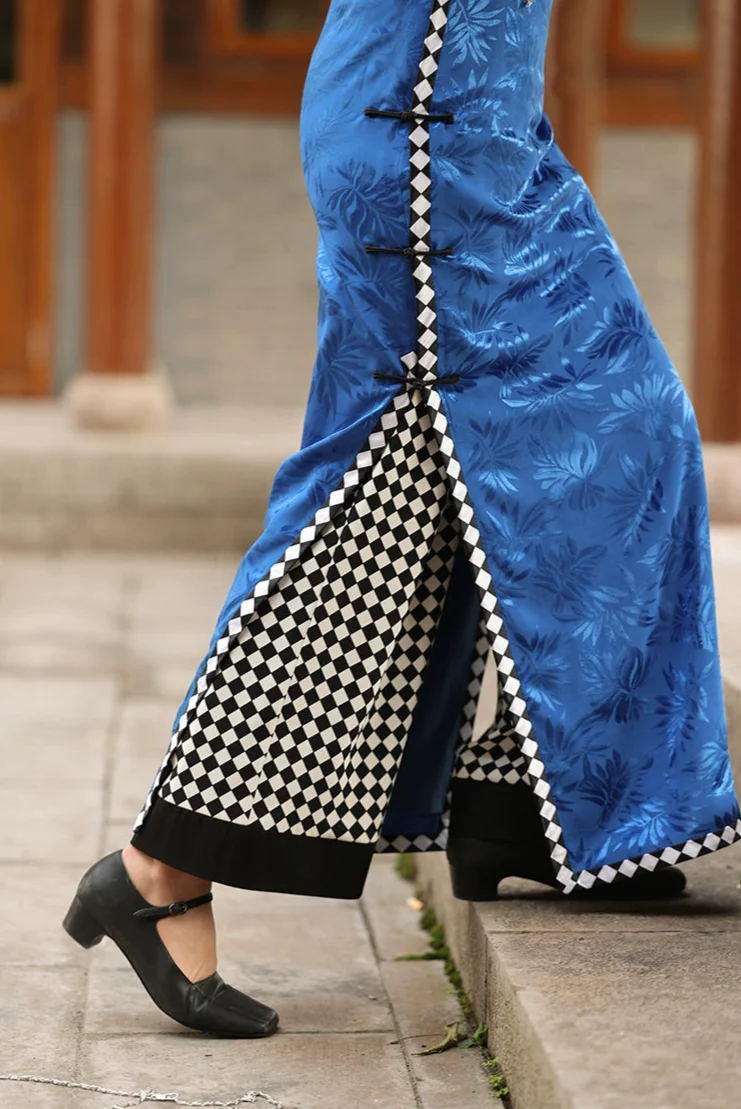 Untold Tales 尘封的故事 1940s Checker Print Satin Long Sleeve Qipao - Image 9