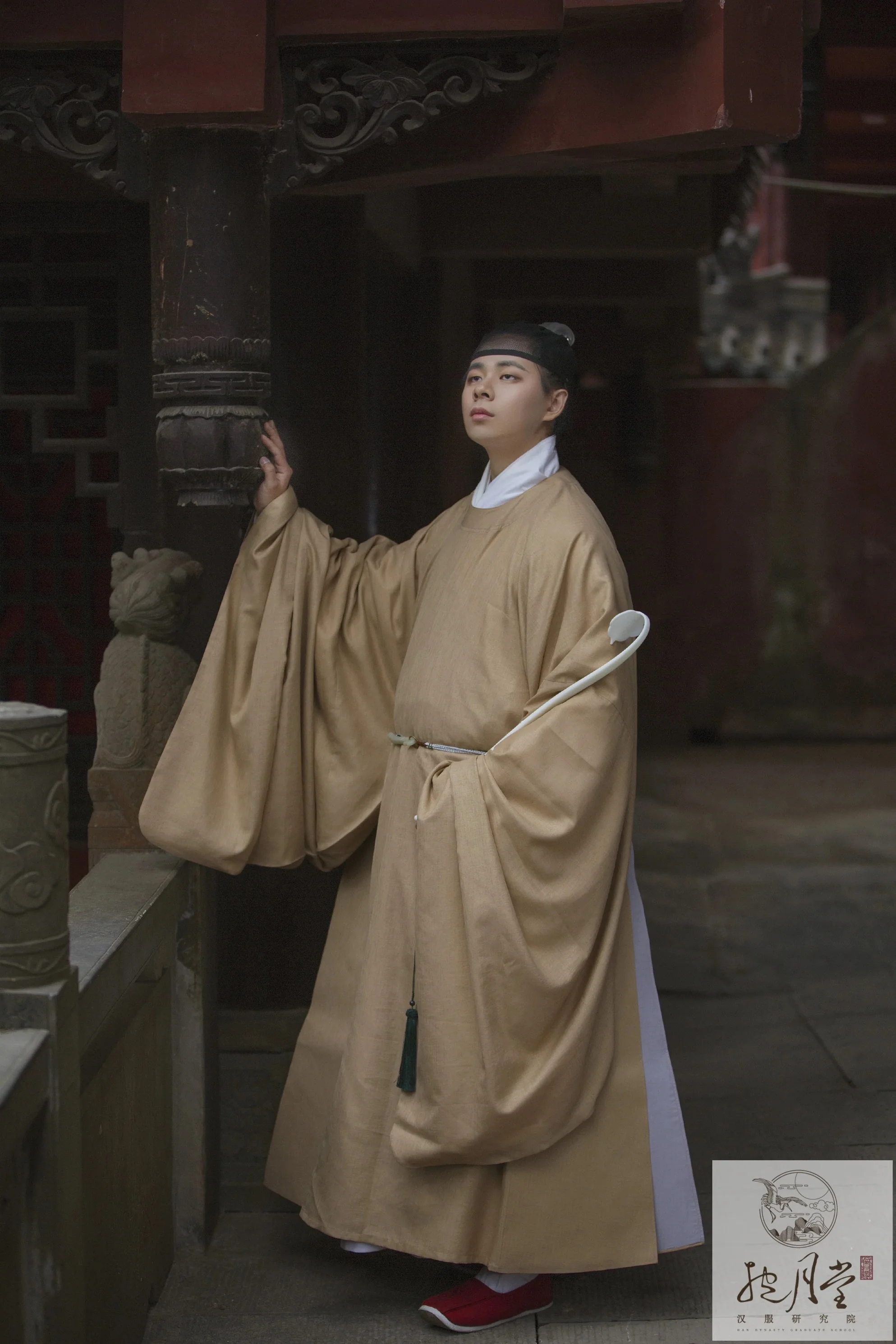 Wai Bai 外摆 Outer Pleating Ming Dynasty Men's Spring & Autumn Yuanlingpao Round Collar Robe - Image 2