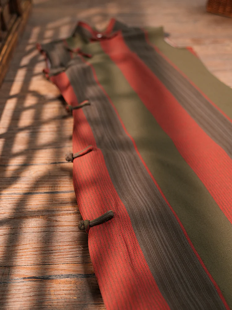 Waitan 外滩 The Bund Republic of China Striped Cotton & Linen Sleeveless Qipao - Image 4