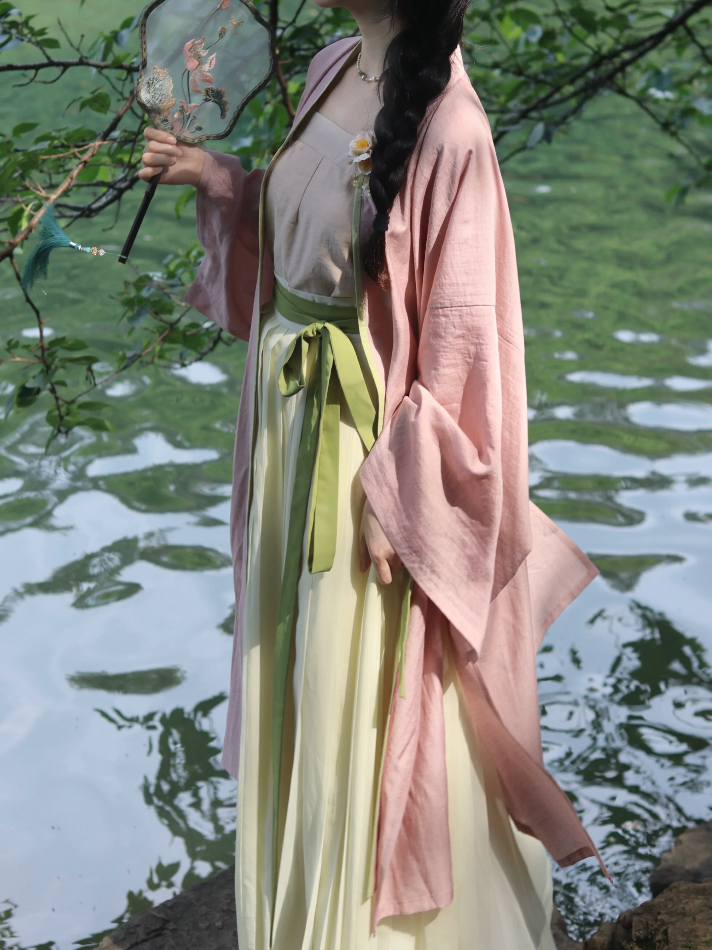 Wan Hui Zhou 晚回舟 Late Return to the Boat Song Dynasty Beizi Jacket & Baidiequn Ruqun Set - Image 3