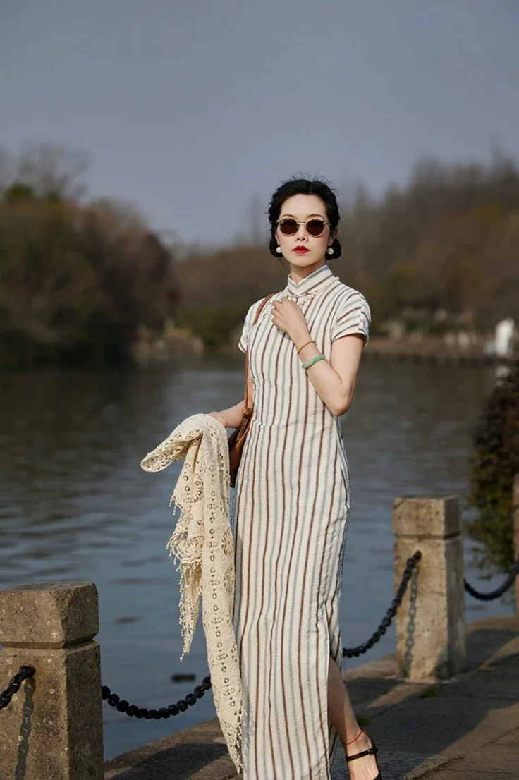 Whisper of the Heart 细語呢喃 1930s Summer Stripes Cotton Short Sleeve Qipao - Image 2