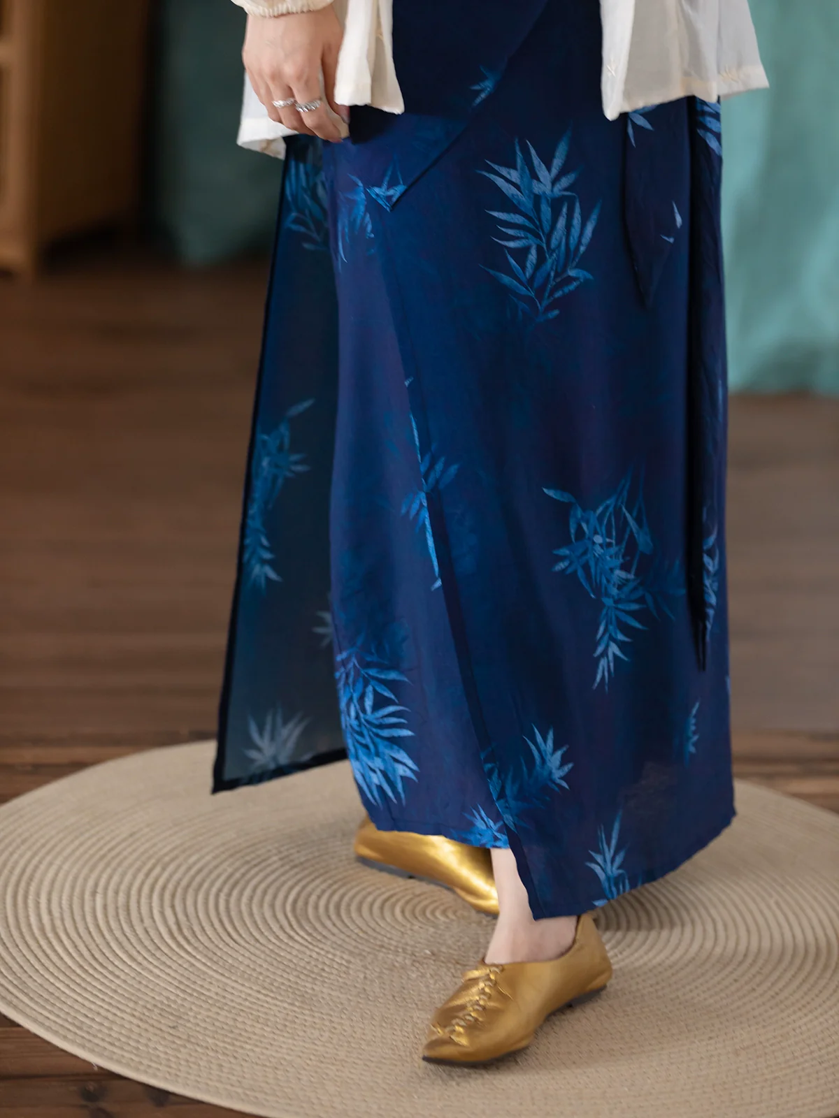 White Tea 白茶 Modernized Song Dynasty Diaodai Liangpianqun Ruqun Set - Image 6