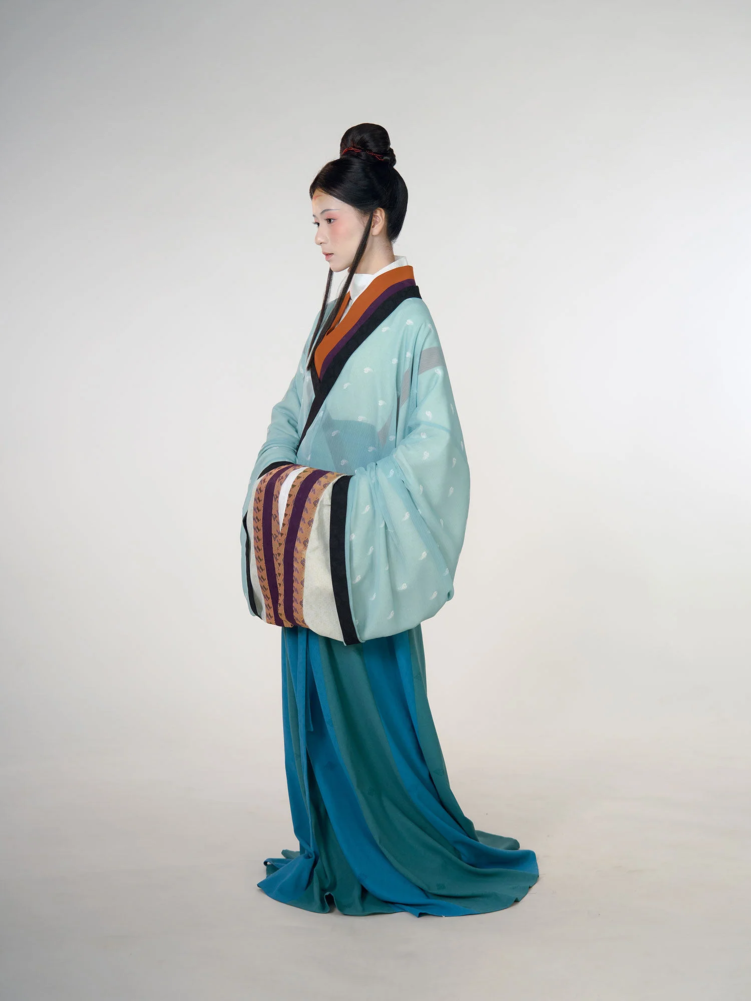 Wu Hang 五行 Five Elements Wei Jin Restoration Cross Collar Yaolan Ru Top & Poqun Skirt Set