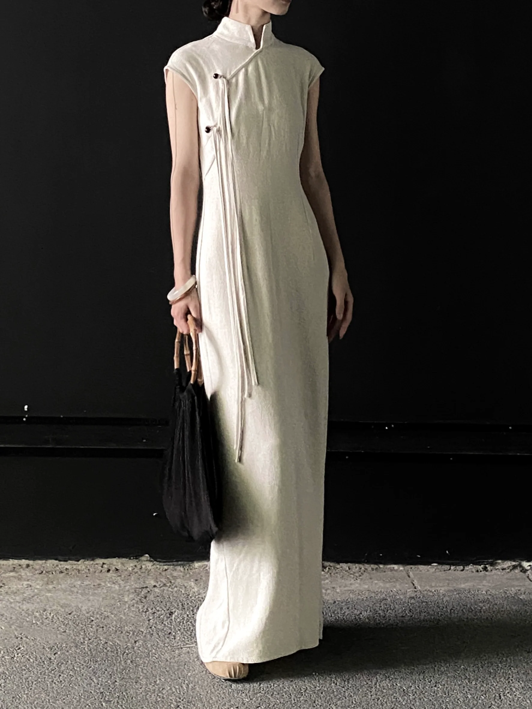 Wu Jian 无间 Without Separation Modernized Tassels Linen Blend Cap Sleeve Qipao
