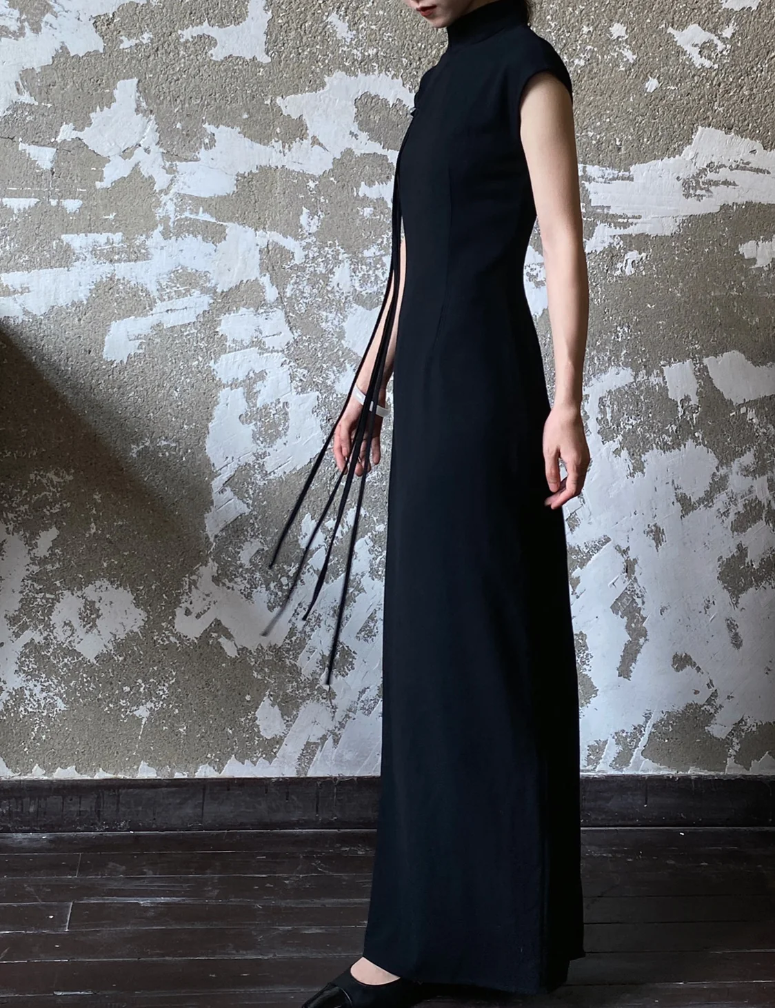 Wu Jian 无间 Without Separation Modernized Tassels Linen Blend Cap Sleeve Qipao - Image 11