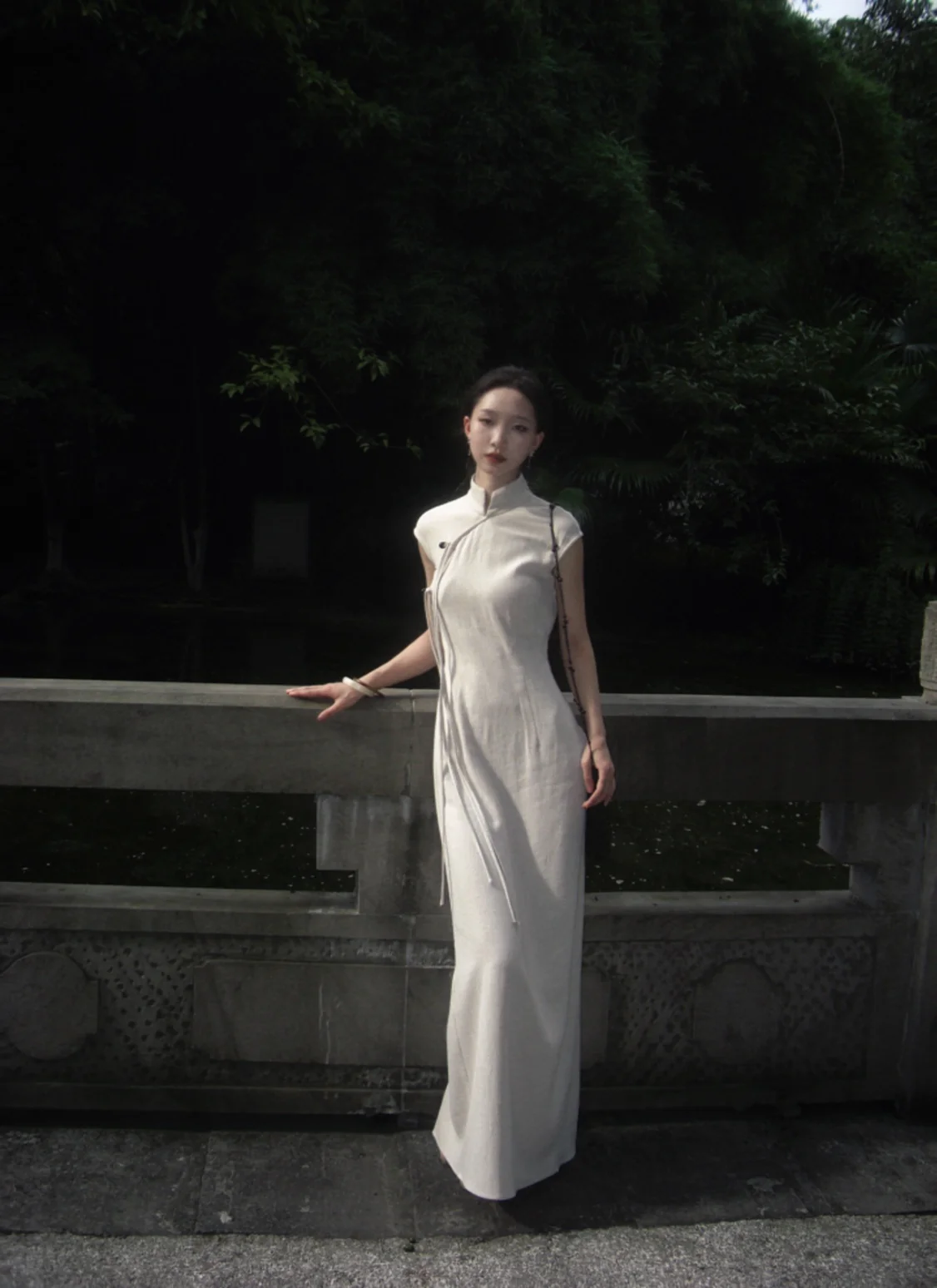 Wu Jian 无间 Without Separation Modernized Tassels Linen Blend Cap Sleeve Qipao - Image 3
