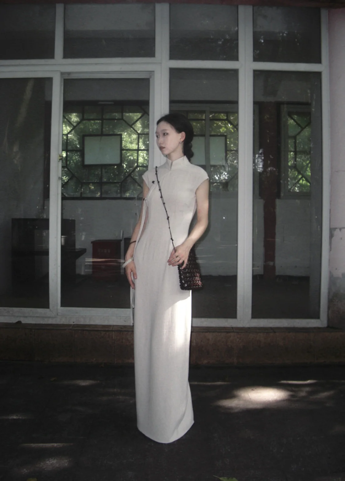 Wu Jian 无间 Without Separation Modernized Tassels Linen Blend Cap Sleeve Qipao - Image 4