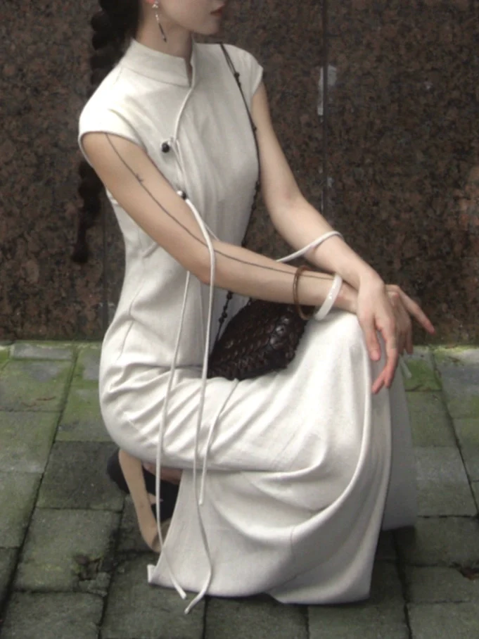 Wu Jian 无间 Without Separation Modernized Tassels Linen Blend Cap Sleeve Qipao - Image 5