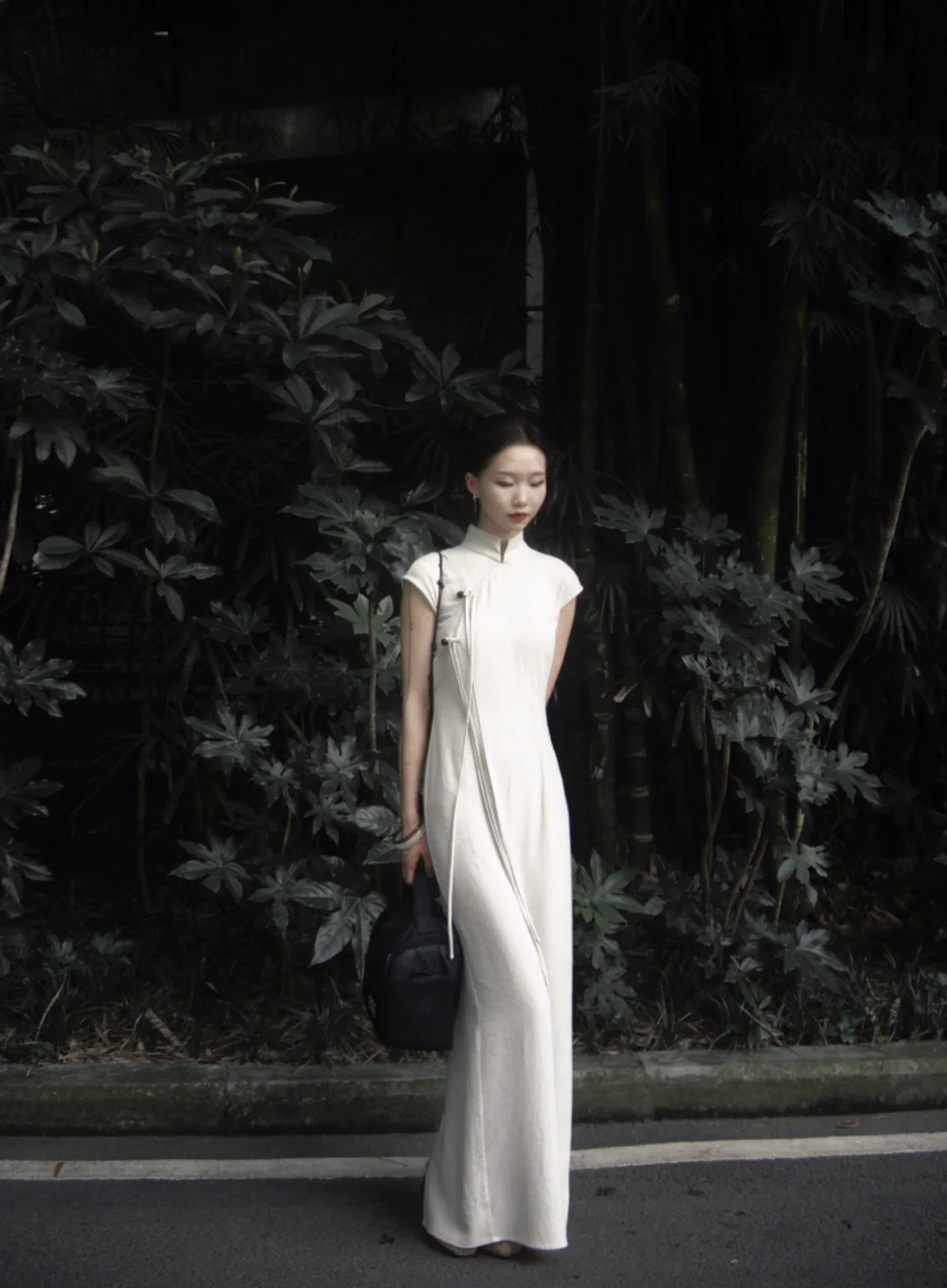 Wu Jian 无间 Without Separation Modernized Tassels Linen Blend Cap Sleeve Qipao - Image 8
