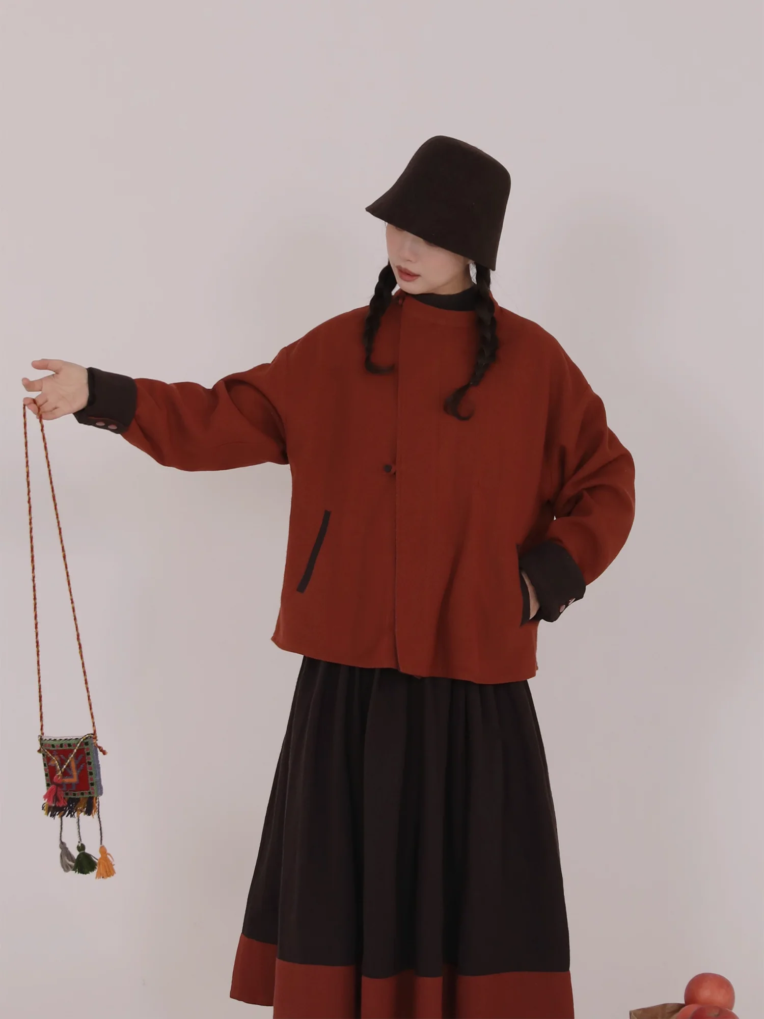 Wumu Hongzhong 乌木红棕 Ebony Red Modernized Tang Double-Sided Cotton Quilt Yuanling Coat & Zhequn Skirt Set - Image 10