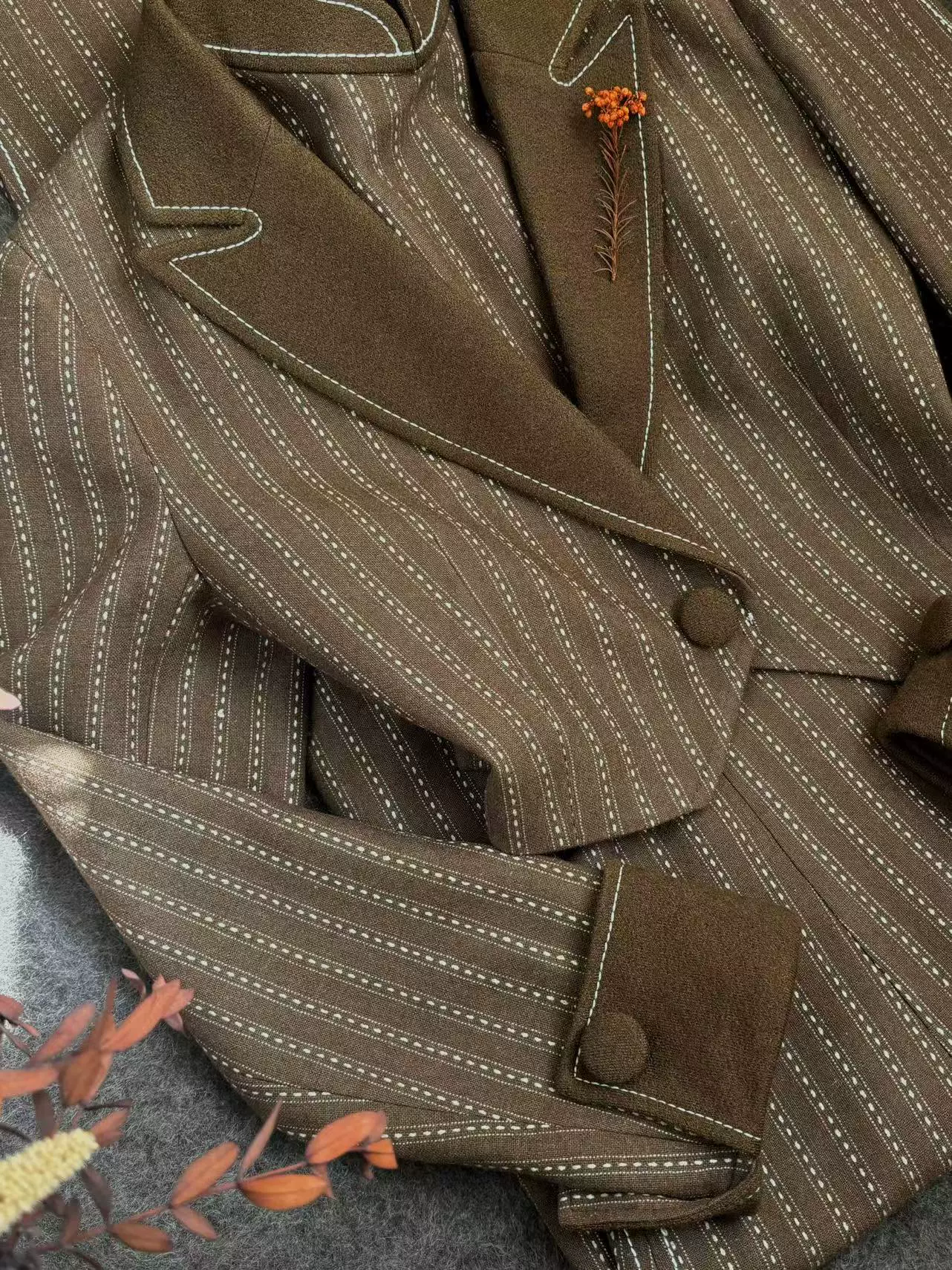 Wutong Dadao 梧桐大道 Sycamore Avenue 1940s Inspired Wool Qipao & Blazer Set - Image 7