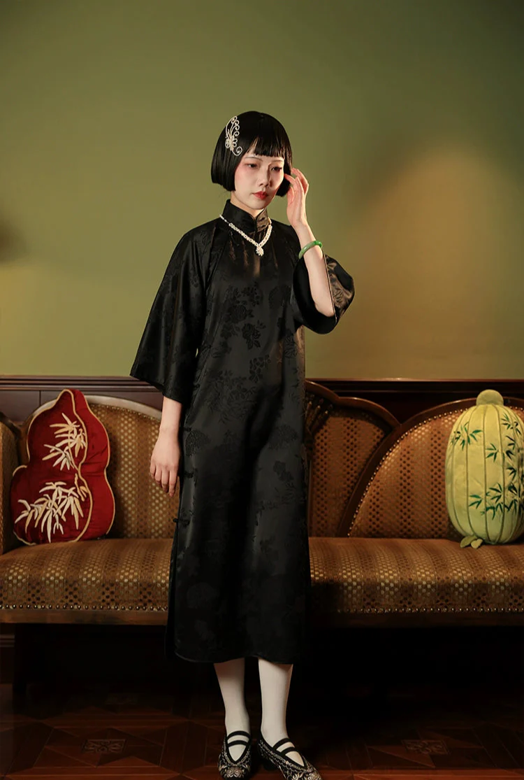 Xiao Chongshan 小重山 Layered Mountains 1920s Daily Floral Jacquard Bell Sleeve Qipao - Image 3