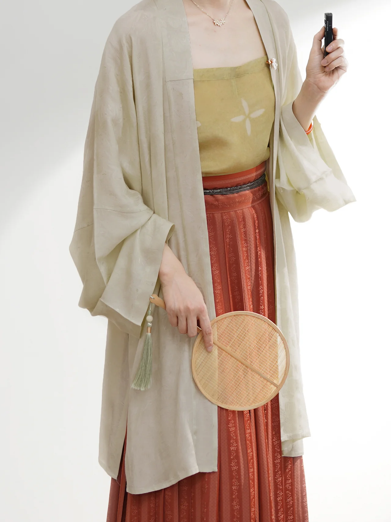 Xiao Huazhi 小花枝 Flowering Branch Song Dynasty Casual Baidiequn Hundred Pleat Skirt & Diaodai Tank Top Set - Image 4