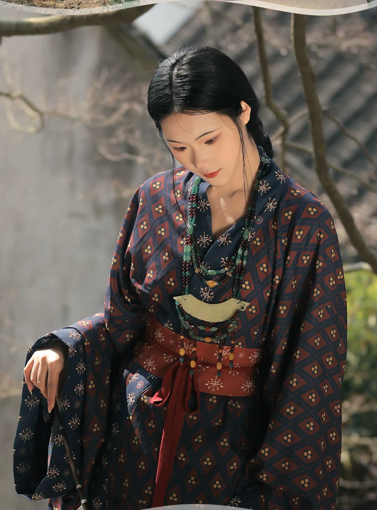 Xiao Lingxing 小菱形 Little Diamond Warring States Mashan Tomb Restoration Zhiju Robe Set - Image 6
