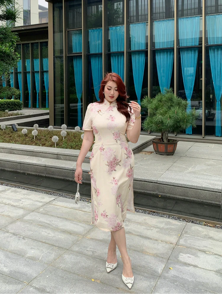 Xiari Meigui 夏日玫瑰 Rosy Summer Plus Size Modernized Classic Floral Print Qipao - Image 6