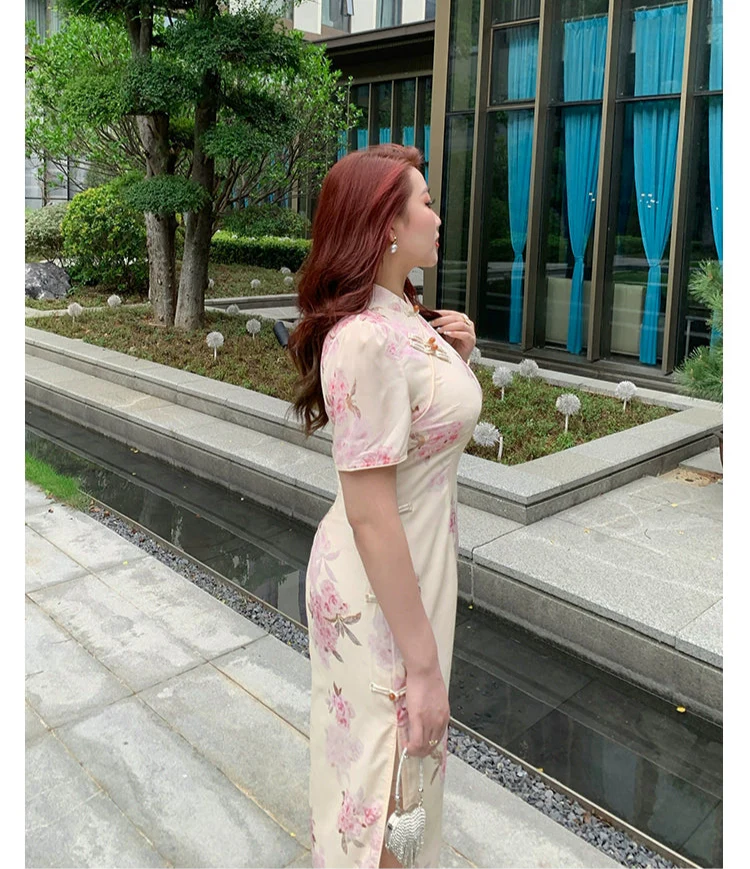 Xiari Meigui 夏日玫瑰 Rosy Summer Plus Size Modernized Classic Floral Print Qipao - Image 7