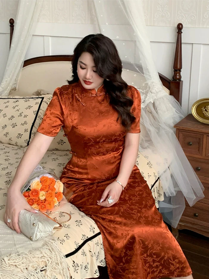 Xiaying Rui 霞映蕊 Glowing Sunset Plus Size Modernized Vintage Bottleneck Jacquard Qipao - Image 6