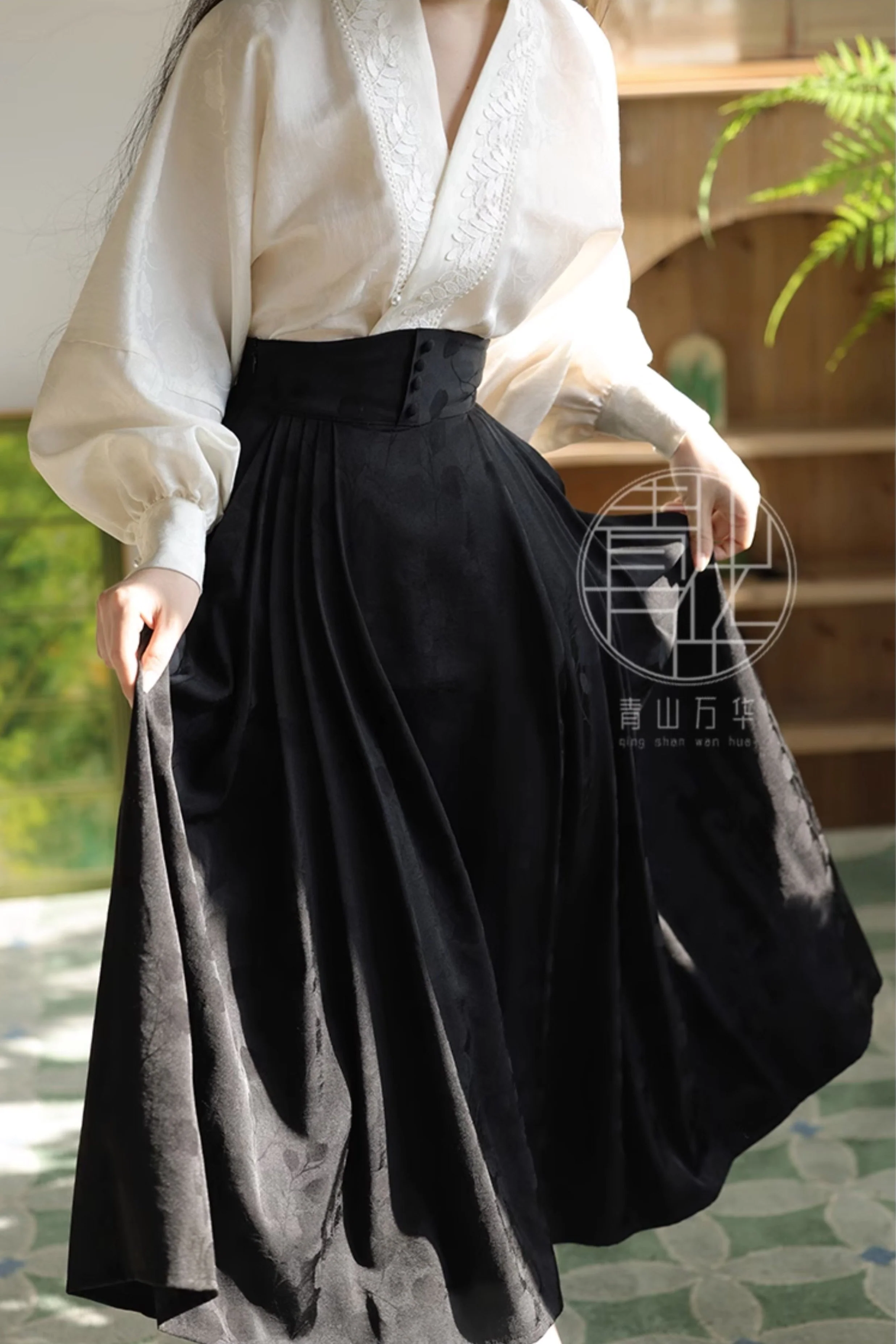 Xing Kong 星空 Starry Sky Modernized Lace Jacquard Feijixiu Airplane Sleeve Top - Image 10