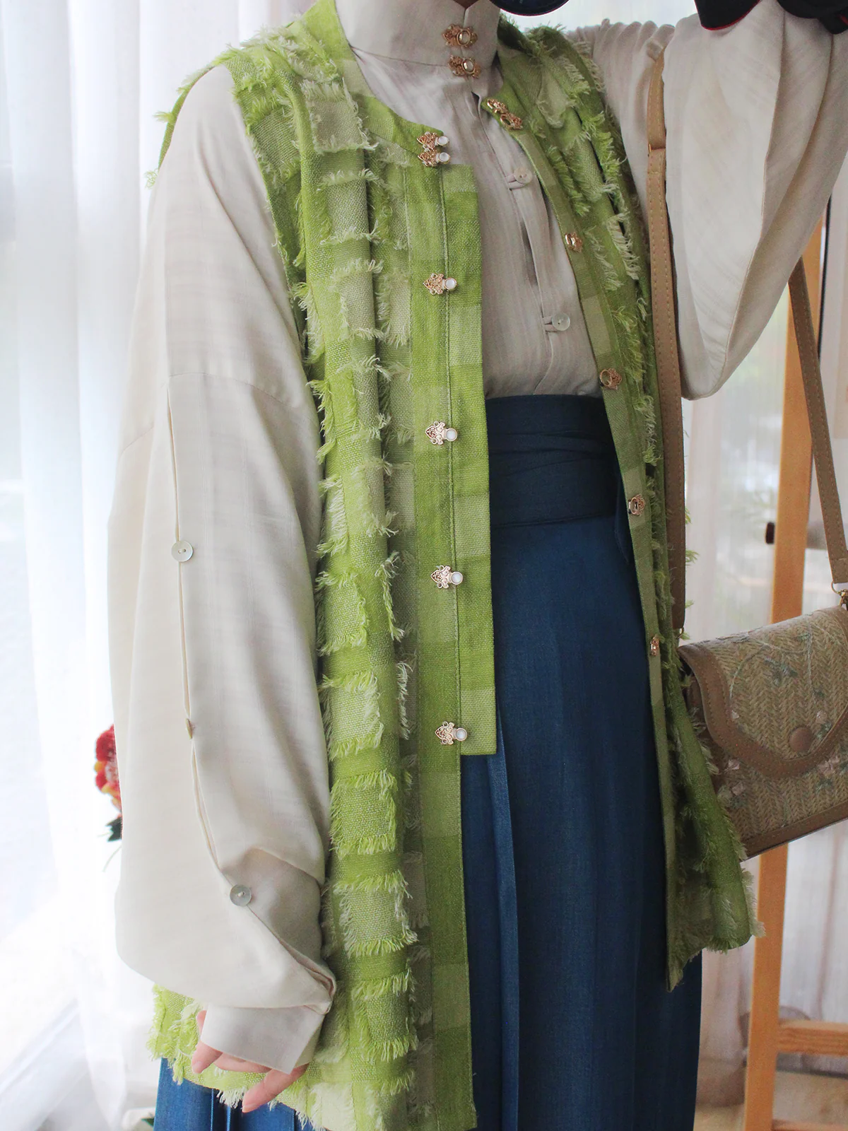 Xing Ren 杏仁 Almond Modernized Ming Bijia Vest & Liling Standing Collar Top - Image 12
