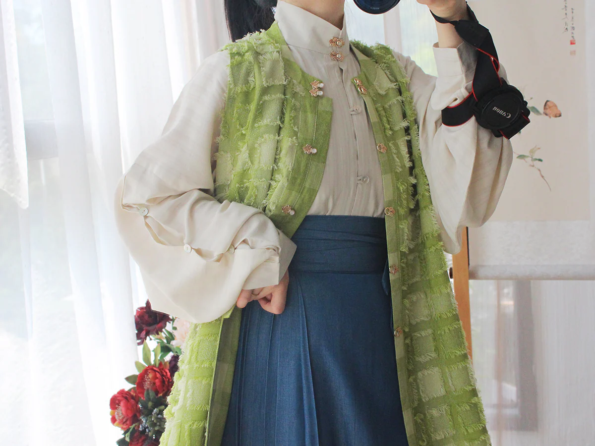 Xing Ren 杏仁 Almond Modernized Ming Bijia Vest & Liling Standing Collar Top - Image 16