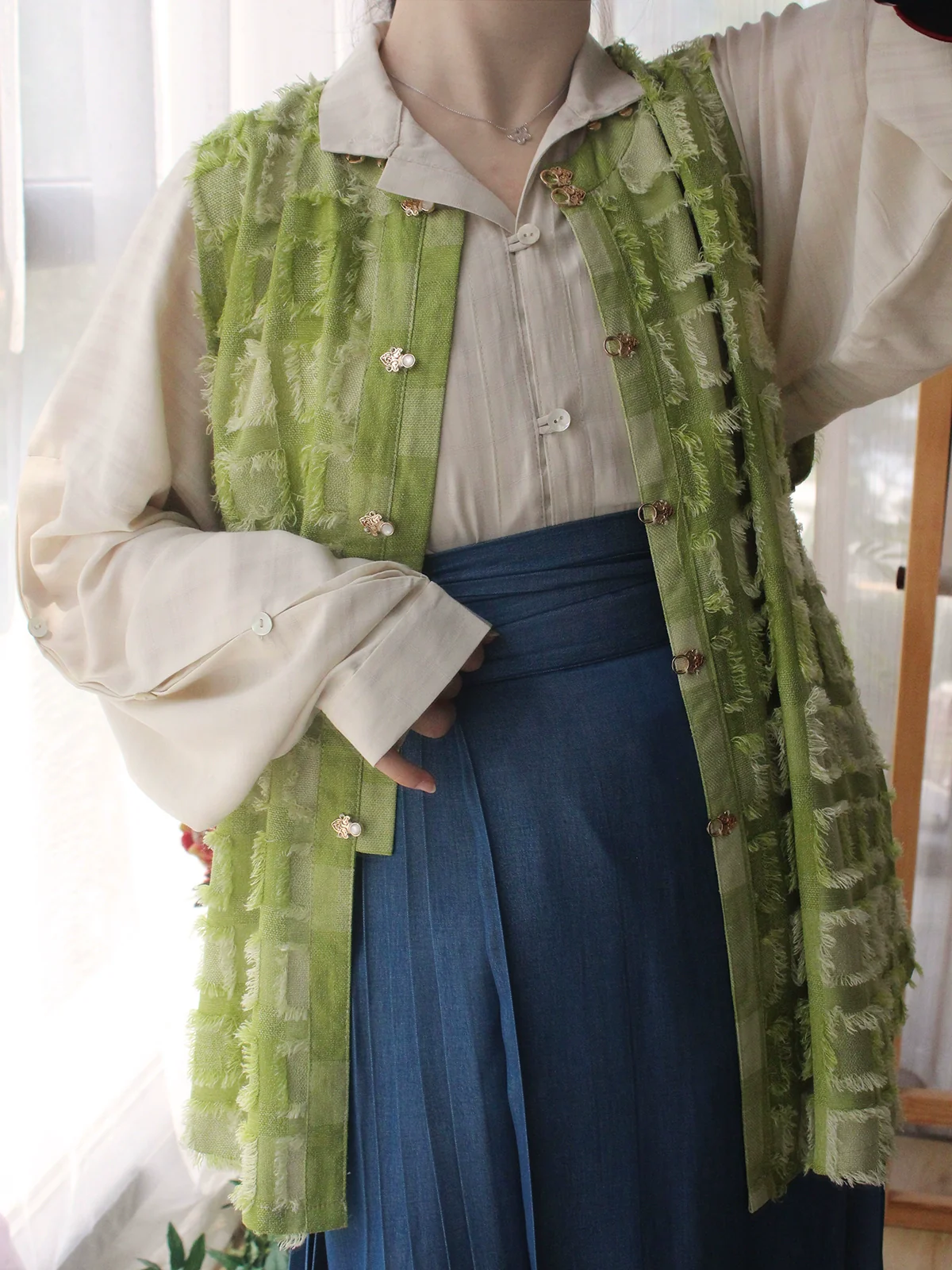 Xing Ren 杏仁 Almond Modernized Ming Bijia Vest & Liling Standing Collar Top - Image 2