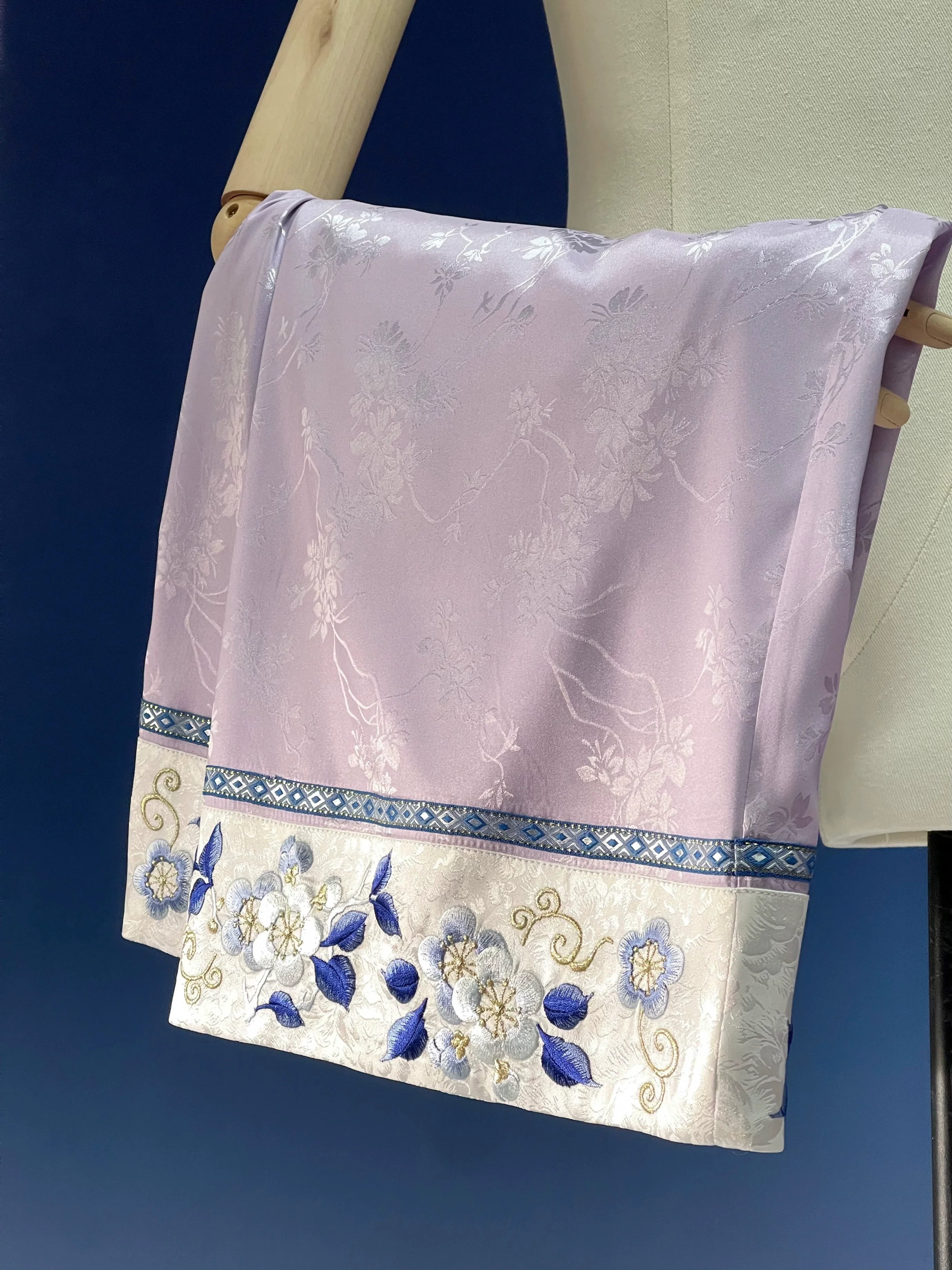 Xue Chuang 雪床 Bed of Snow Qing Han Pastel Embroidered Porcelain Round Collar Top & Pants Set - Image 12