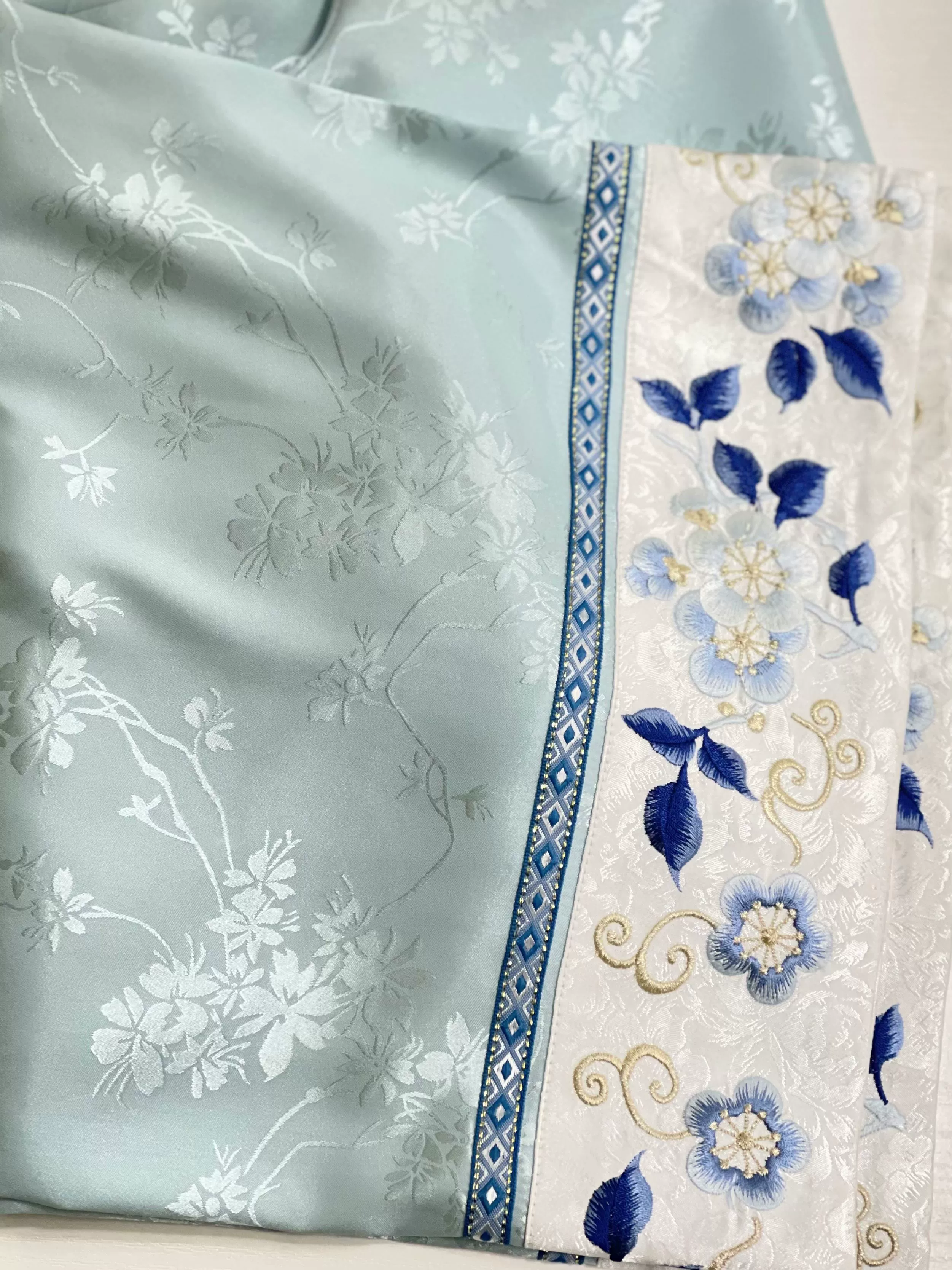 Xue Chuang 雪床 Bed of Snow Qing Han Pastel Embroidered Porcelain Round Collar Top & Pants Set - Image 13