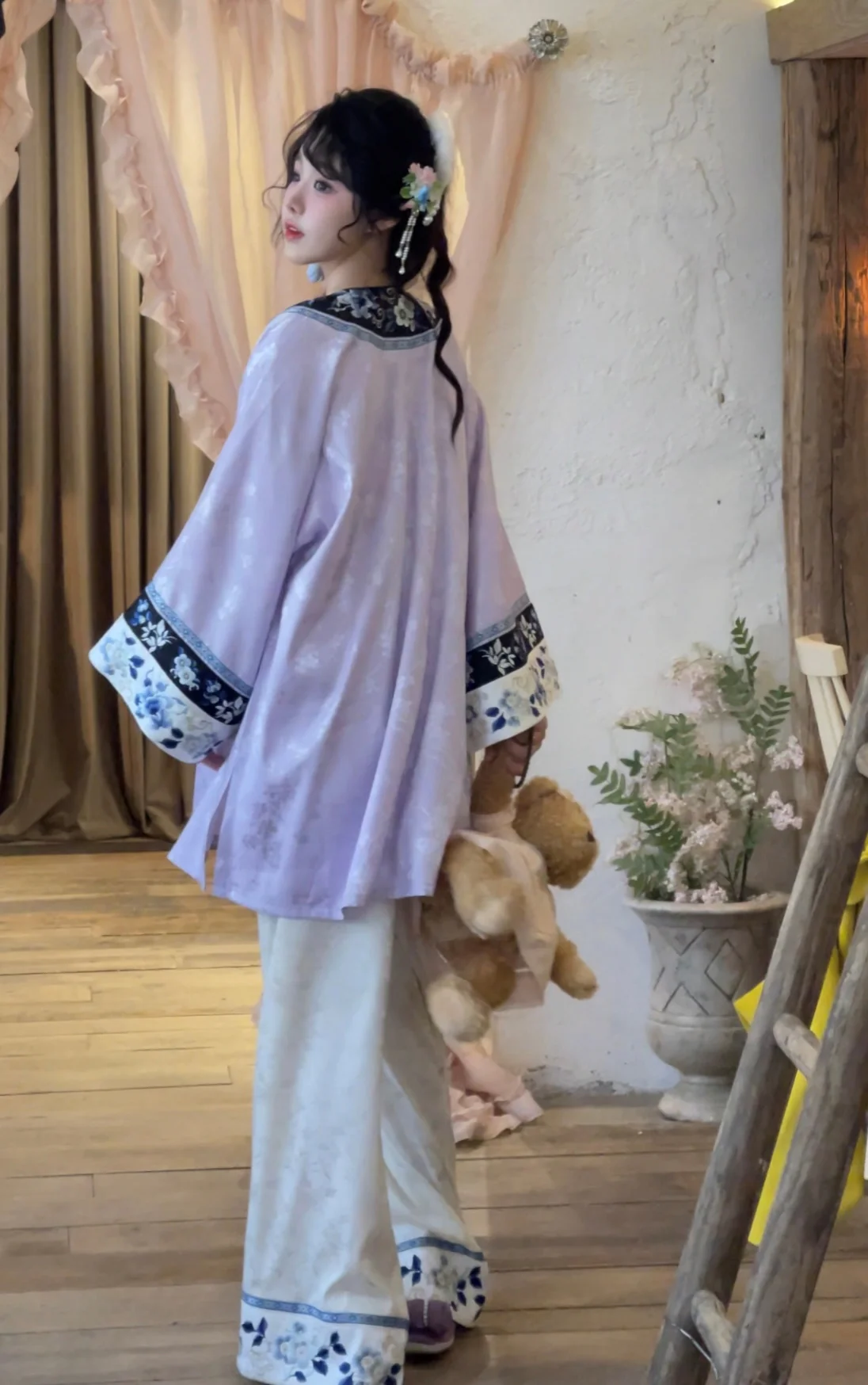 Xue Chuang 雪床 Bed of Snow Qing Han Pastel Embroidered Porcelain Round Collar Top & Pants Set - Image 5