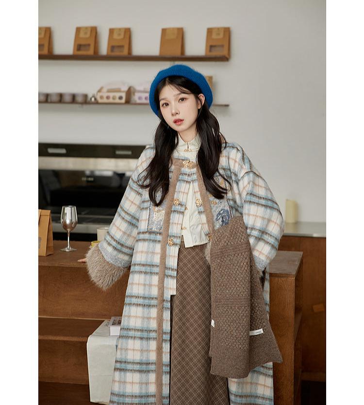 Xue Hou 雪后 After the Snow Modernized Ming Yuanling Pi Ao Fuzzy Coat & Xuanqun Skirt Set - Image 17