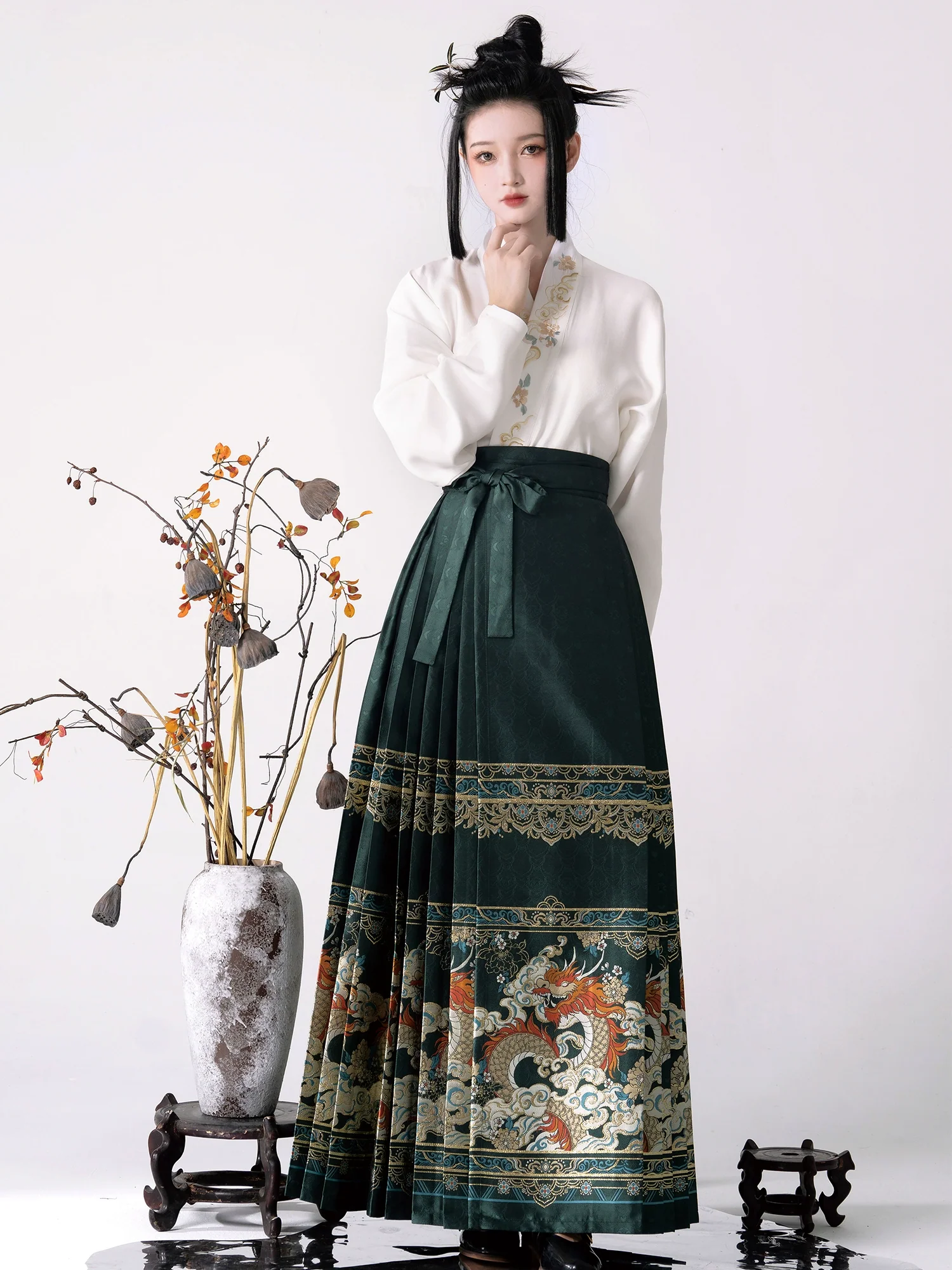 Xue Long 雪龙 Snow Dragon Mamian Qun Set - Image 3